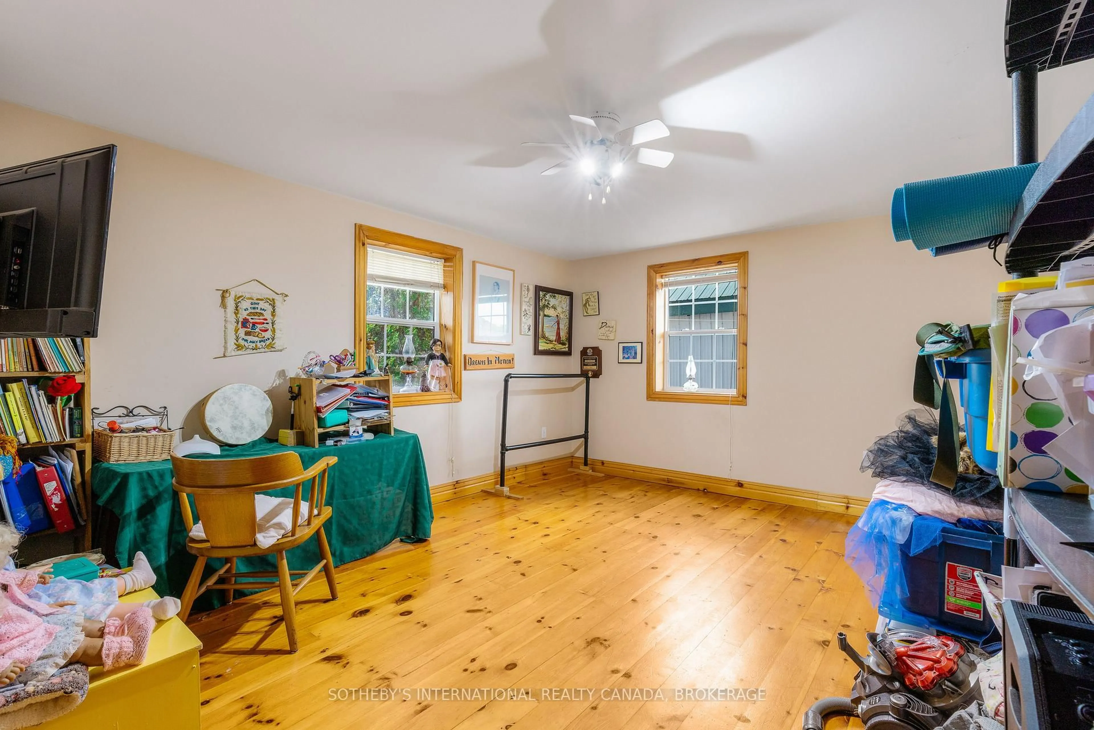 A pic of a room for 50 - 60 Water St, Gananoque Ontario K7G 2B8