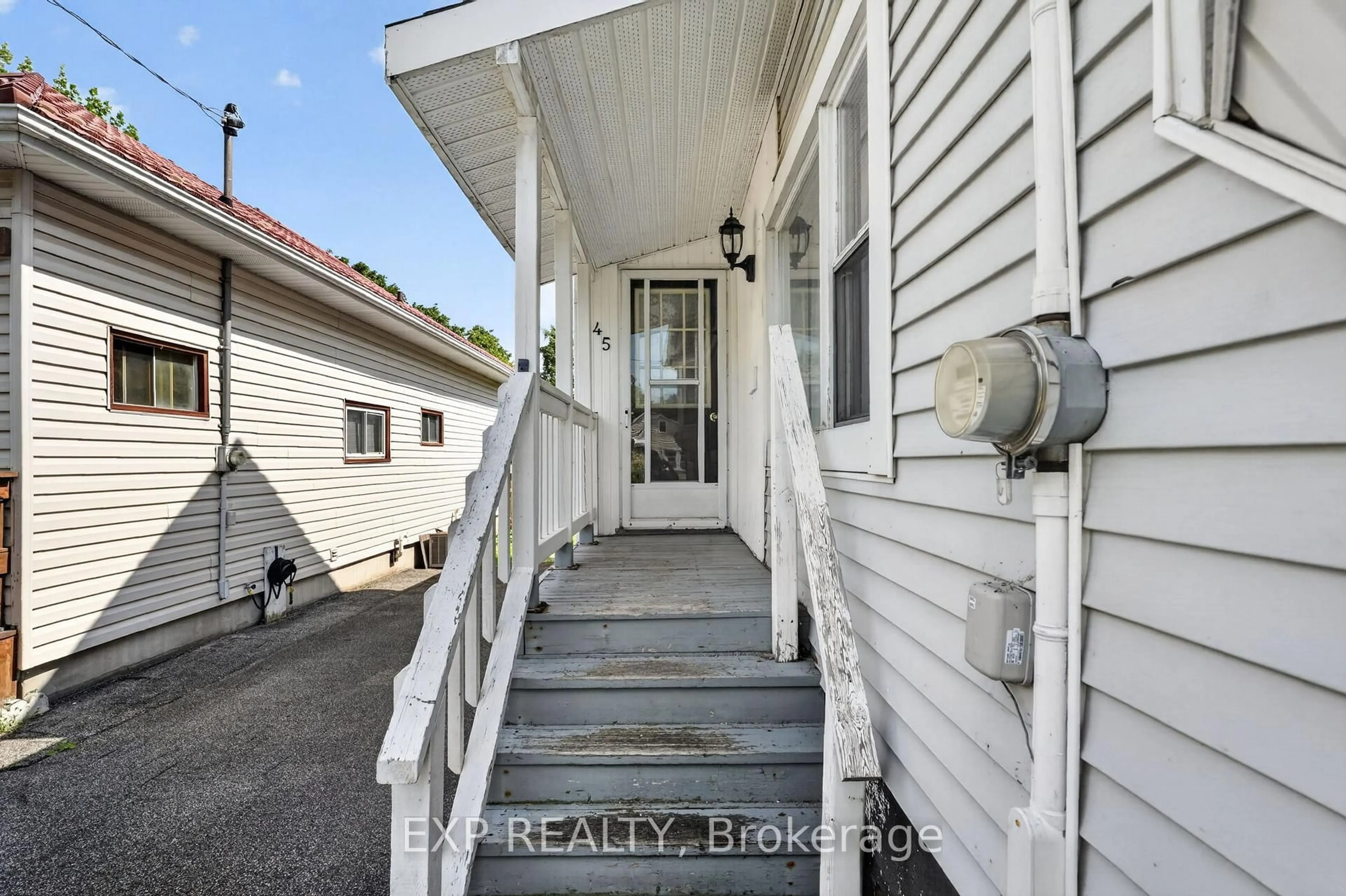 Unknown for 45 Phipps St, Fort Erie Ontario L2A 2V3