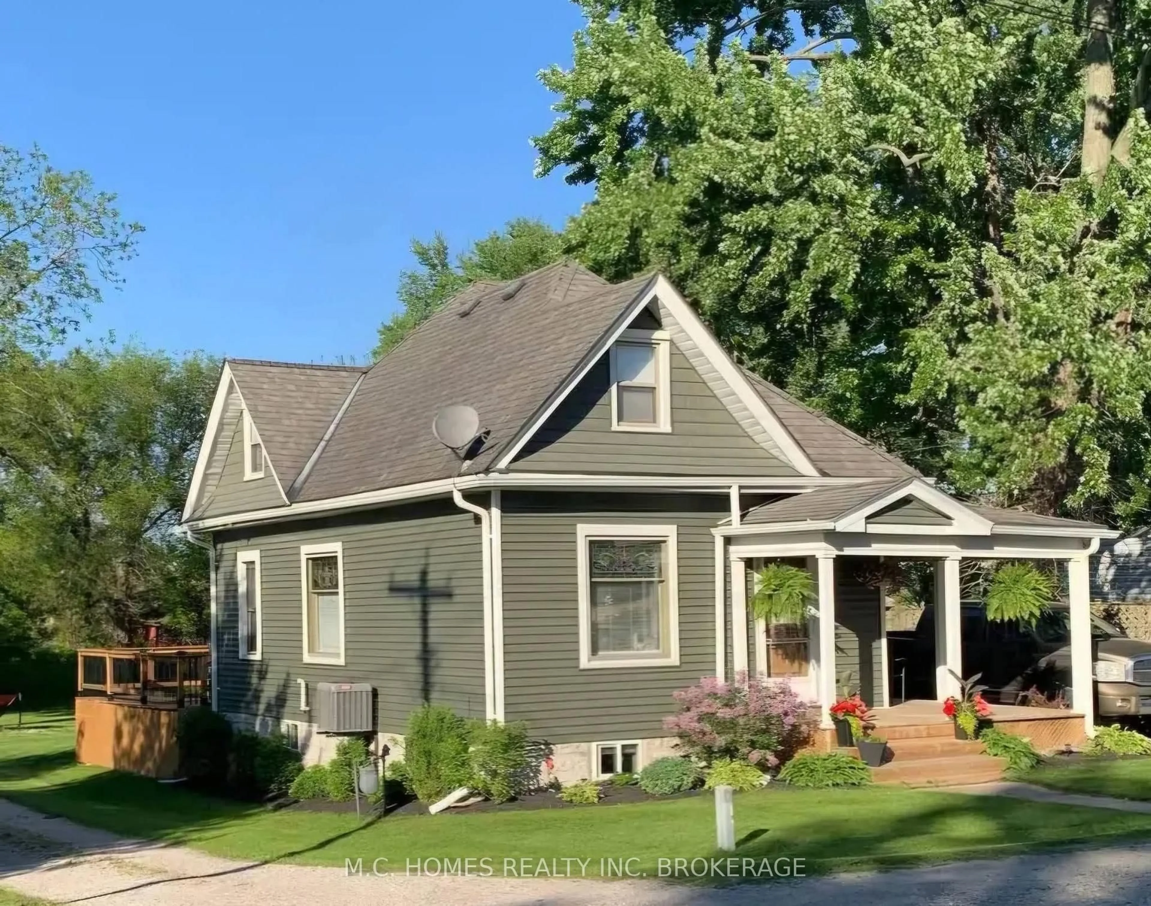 Home with vinyl exterior material, street for 10140 Iona Rd, Southwold Ontario N0L 1P0