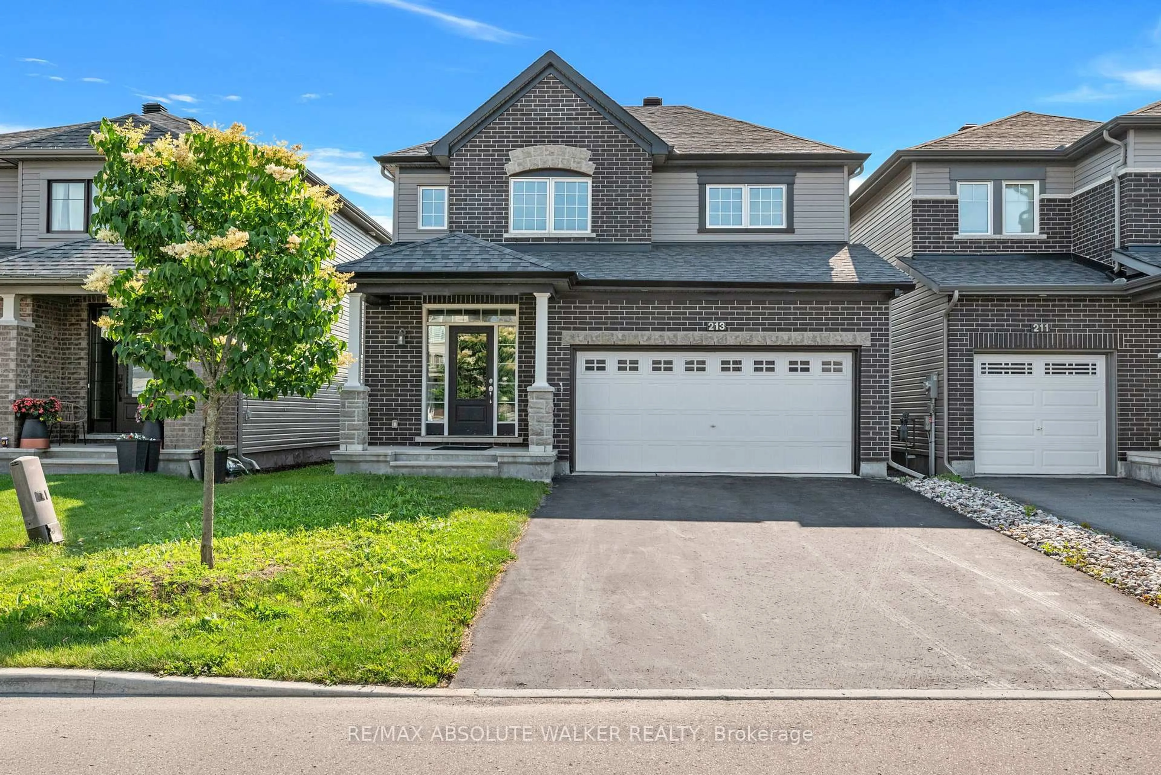Home with brick exterior material, street for 213 Esturgeon St, Ottawa Ontario K4A 1G3