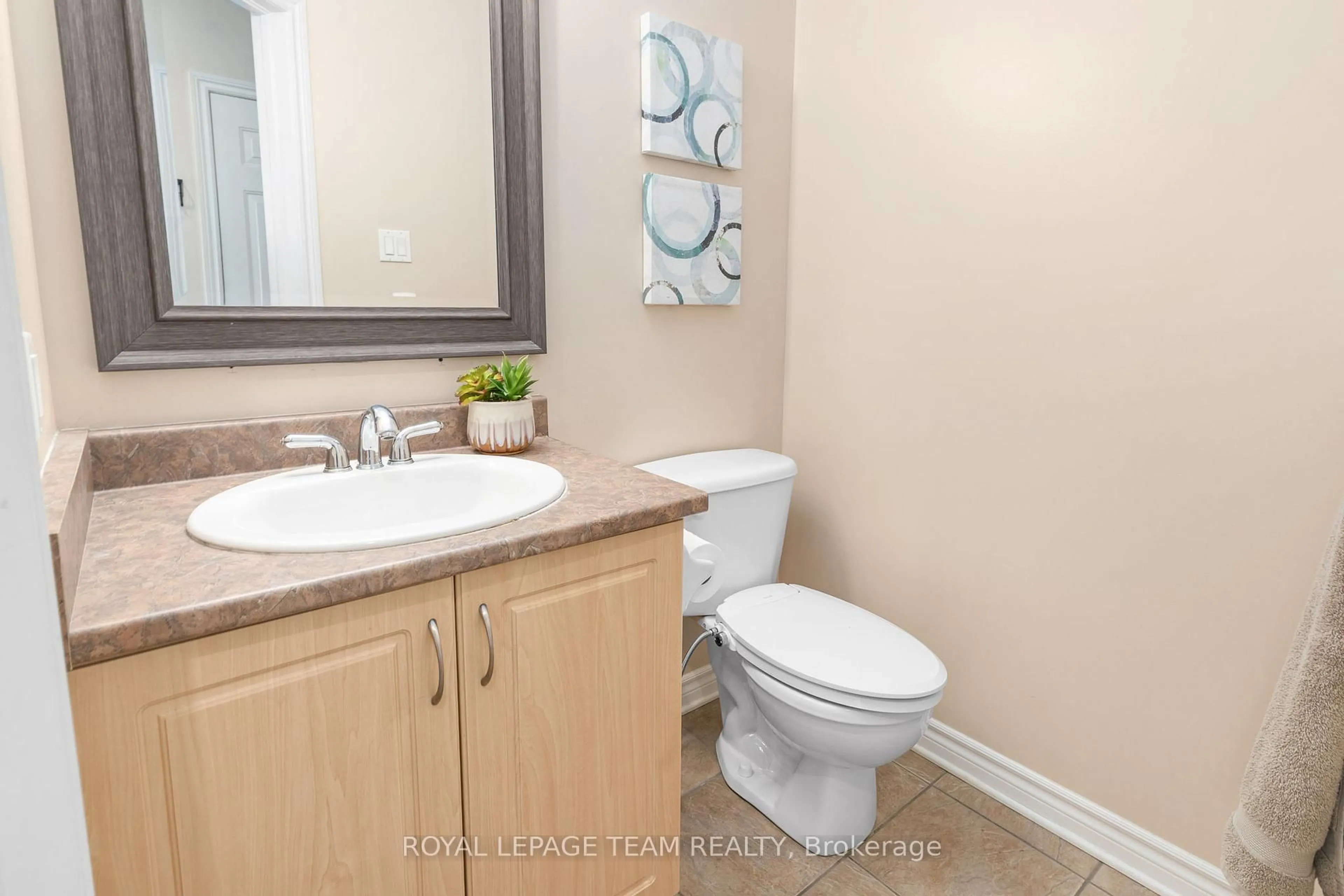 Standard bathroom, ceramic/tile floor for 189 Gray Cres, Kanata Ontario K2K 3L8