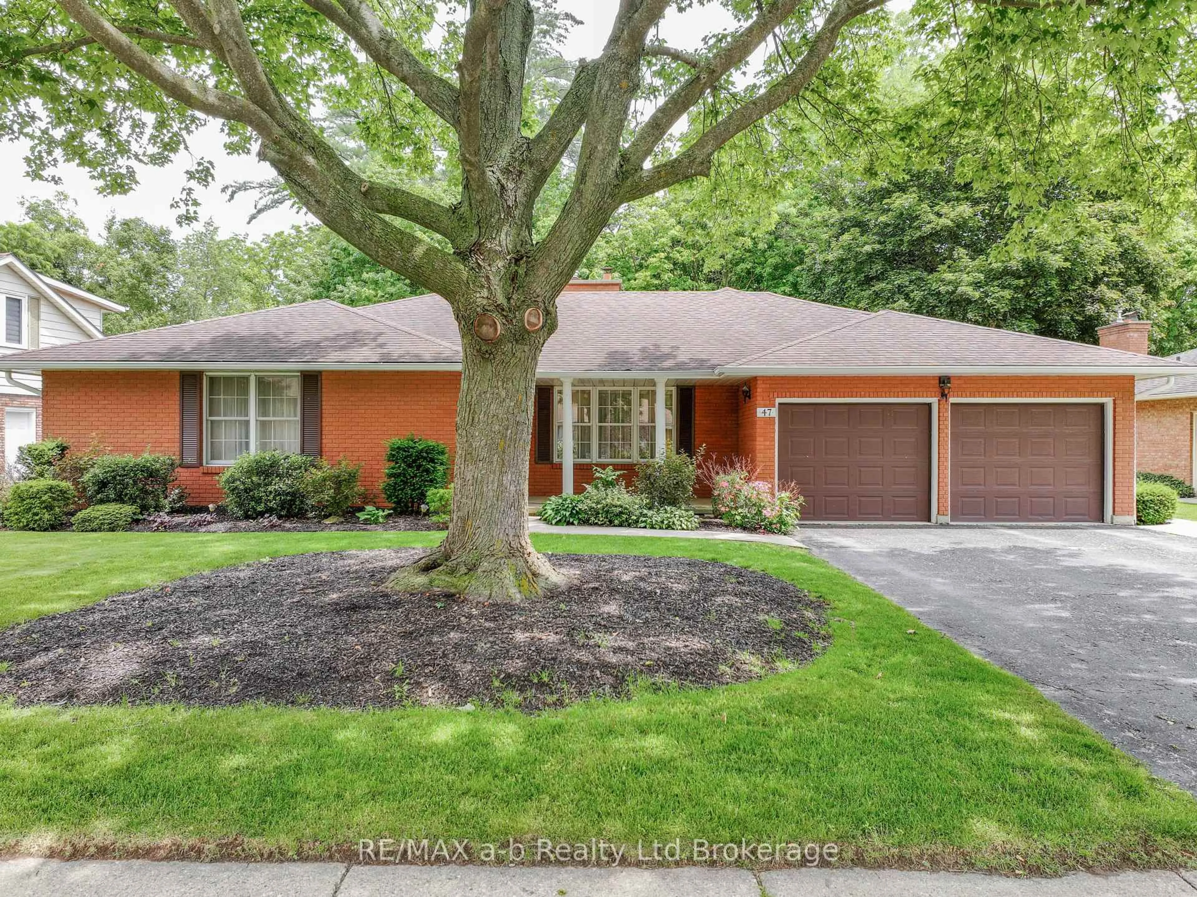 Home with brick exterior material, street for 47 Allen St, Tillsonburg Ontario N4G 4V7
