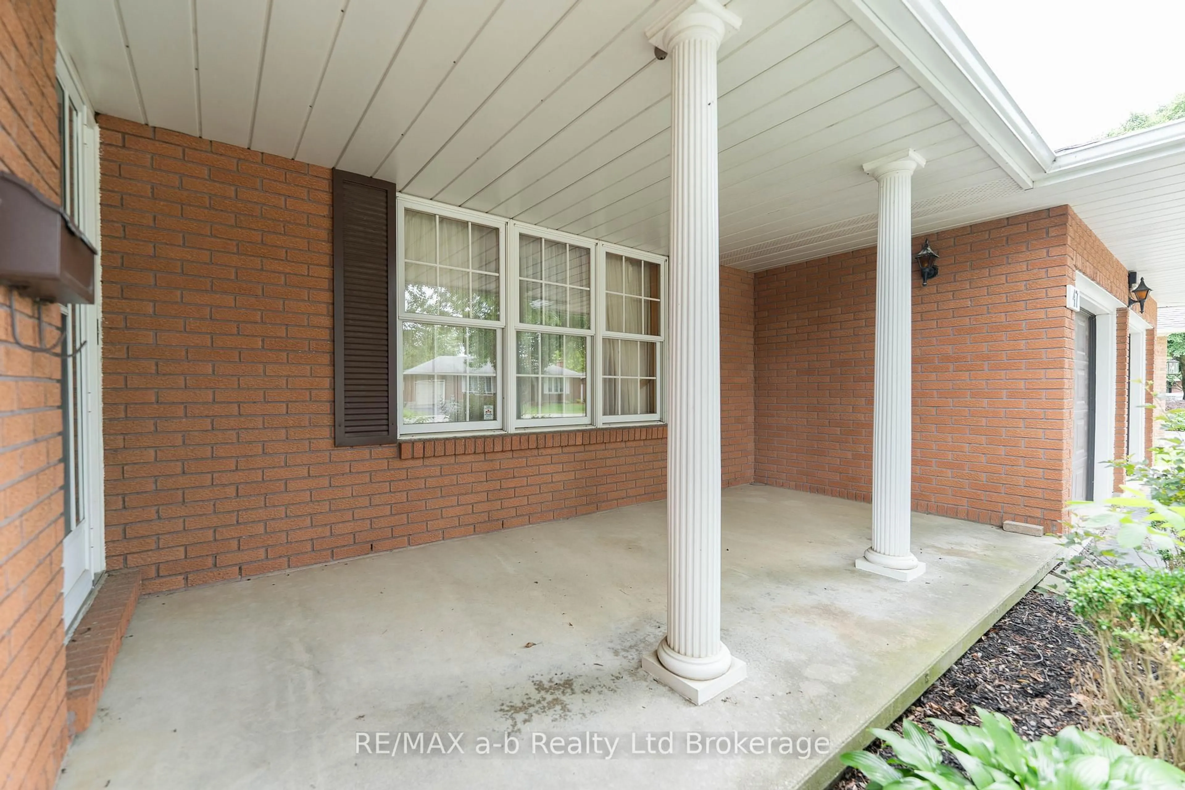 Unknown for 47 Allen St, Tillsonburg Ontario N4G 4V7