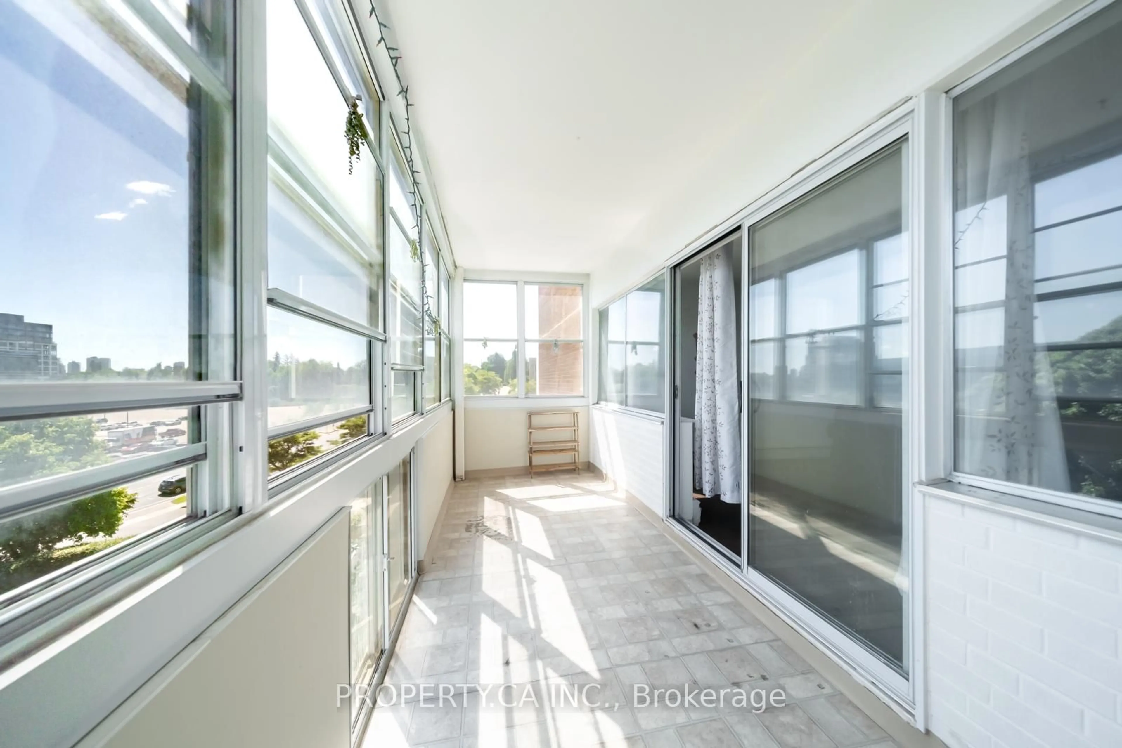 Unknown for 45 Westmount Rd #404, Waterloo Ontario N2L 2R3