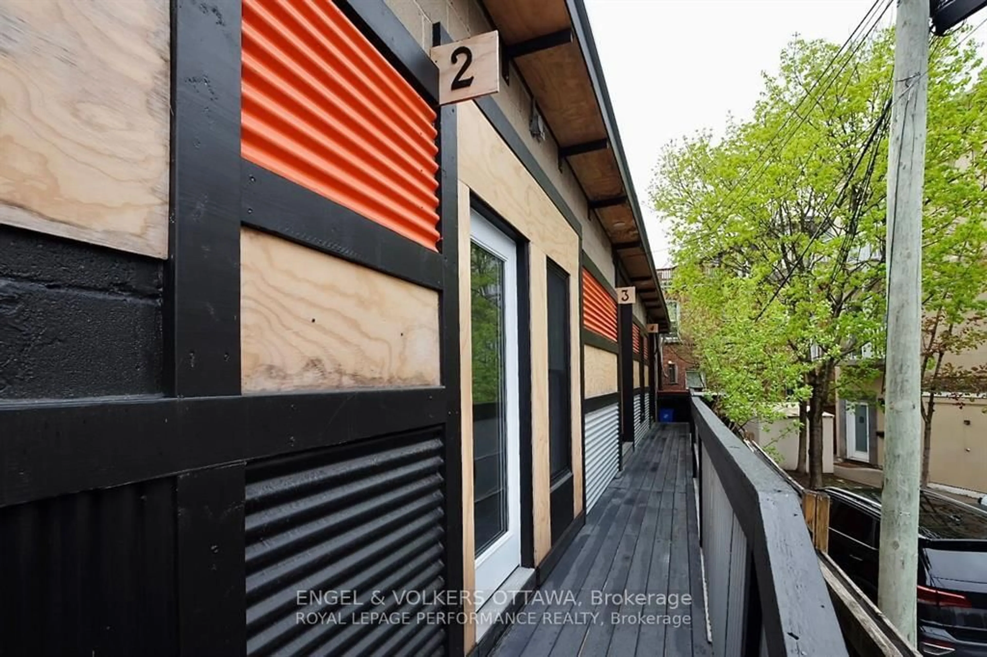 Unknown for 10 Sherbrooke Ave, Ottawa Ontario K1Y 1R7
