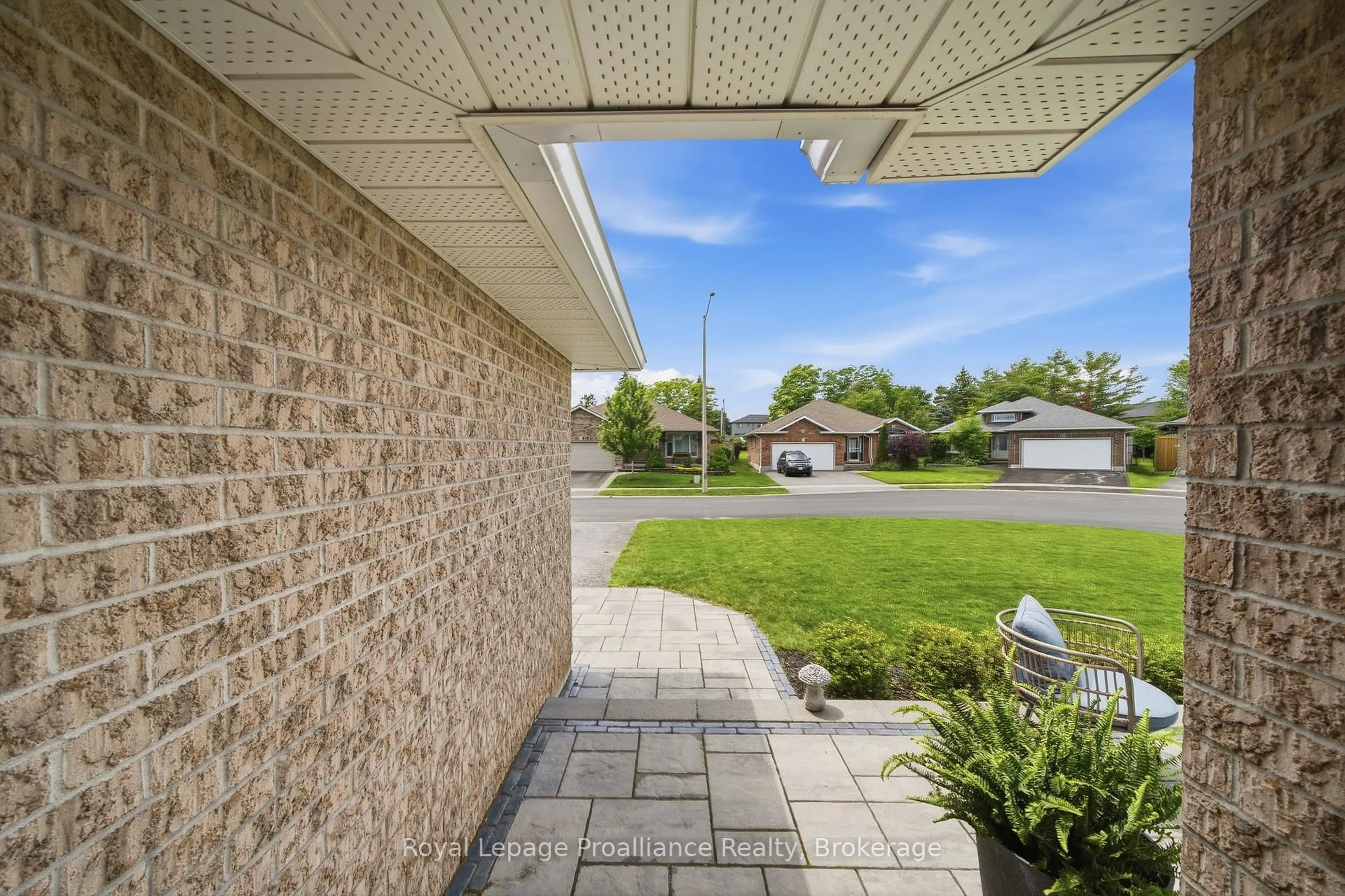 Patio, street for 15 Chelsea Cres, Belleville Ontario K8N 4Z5
