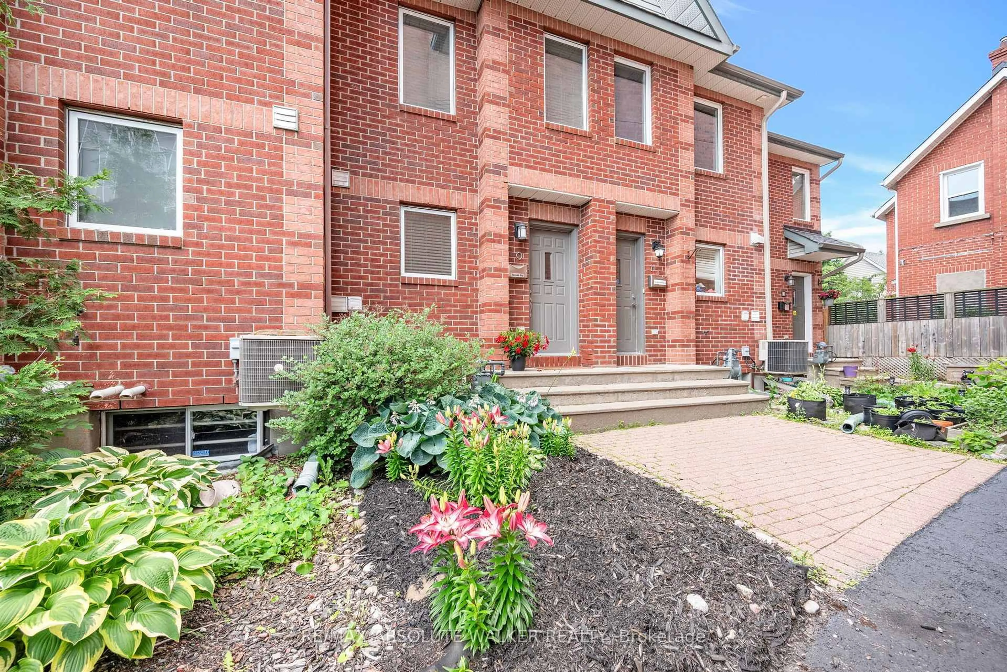 Home with brick exterior material, street for 395 Bell St #9, Ottawa Ontario K1S 4K5