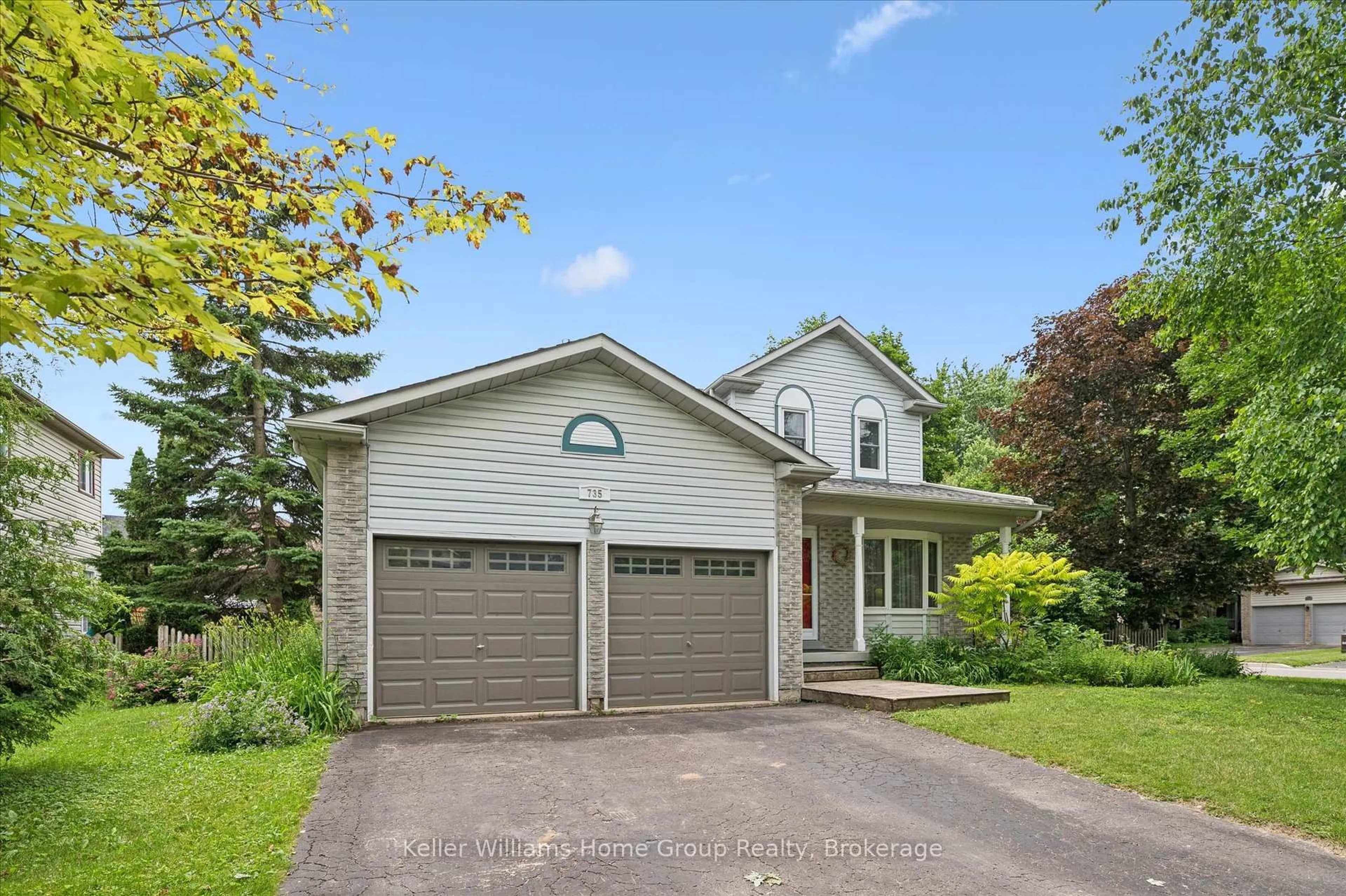 Home with vinyl exterior material, street for 735 Campbell Ave, Centre Wellington Ontario N1M 3N1