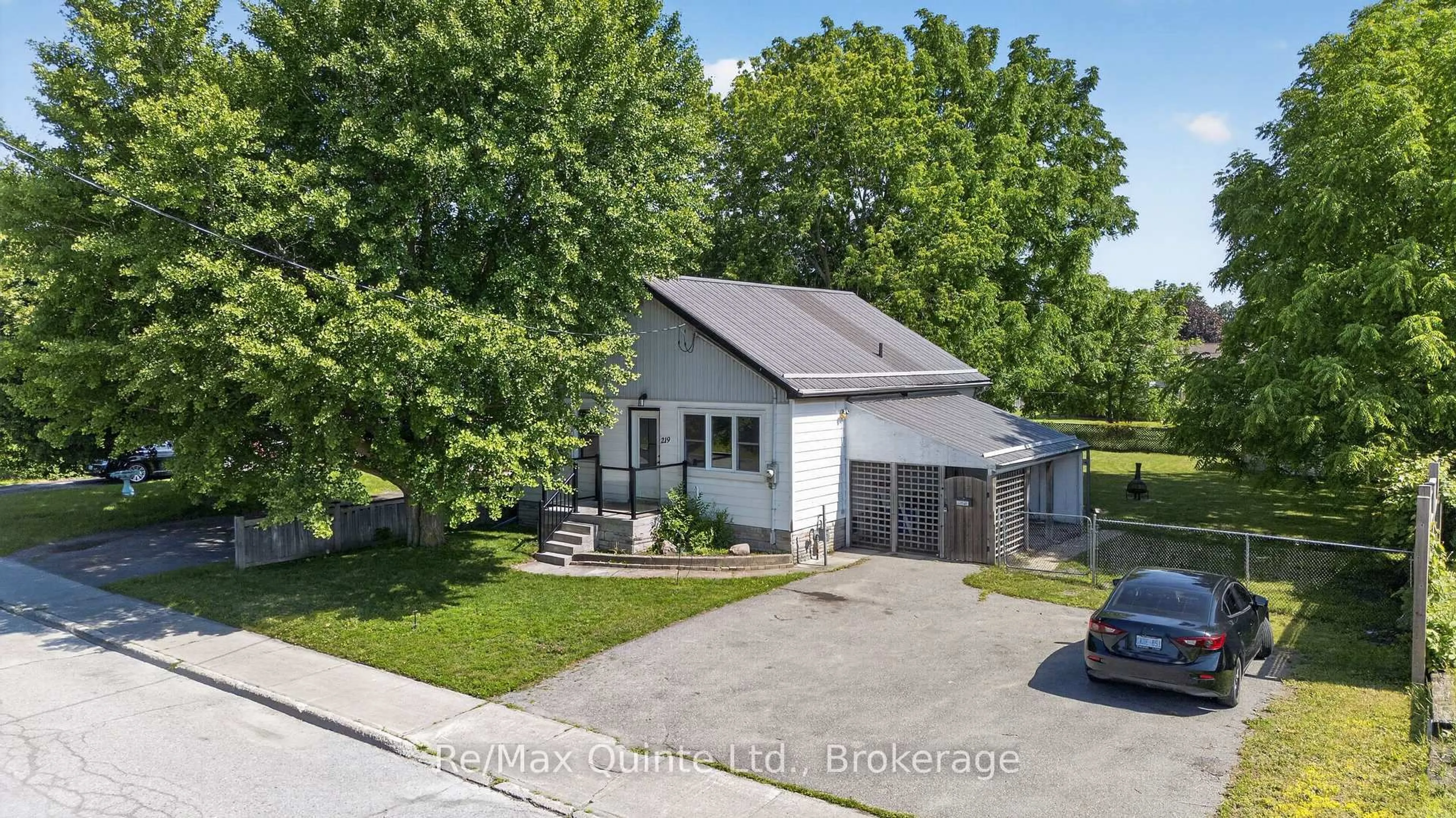 A pic from outside/outdoor area/front of a property/back of a property/a pic from drone, street for 219 Marmora St, Quinte West Ontario K8V 2J8