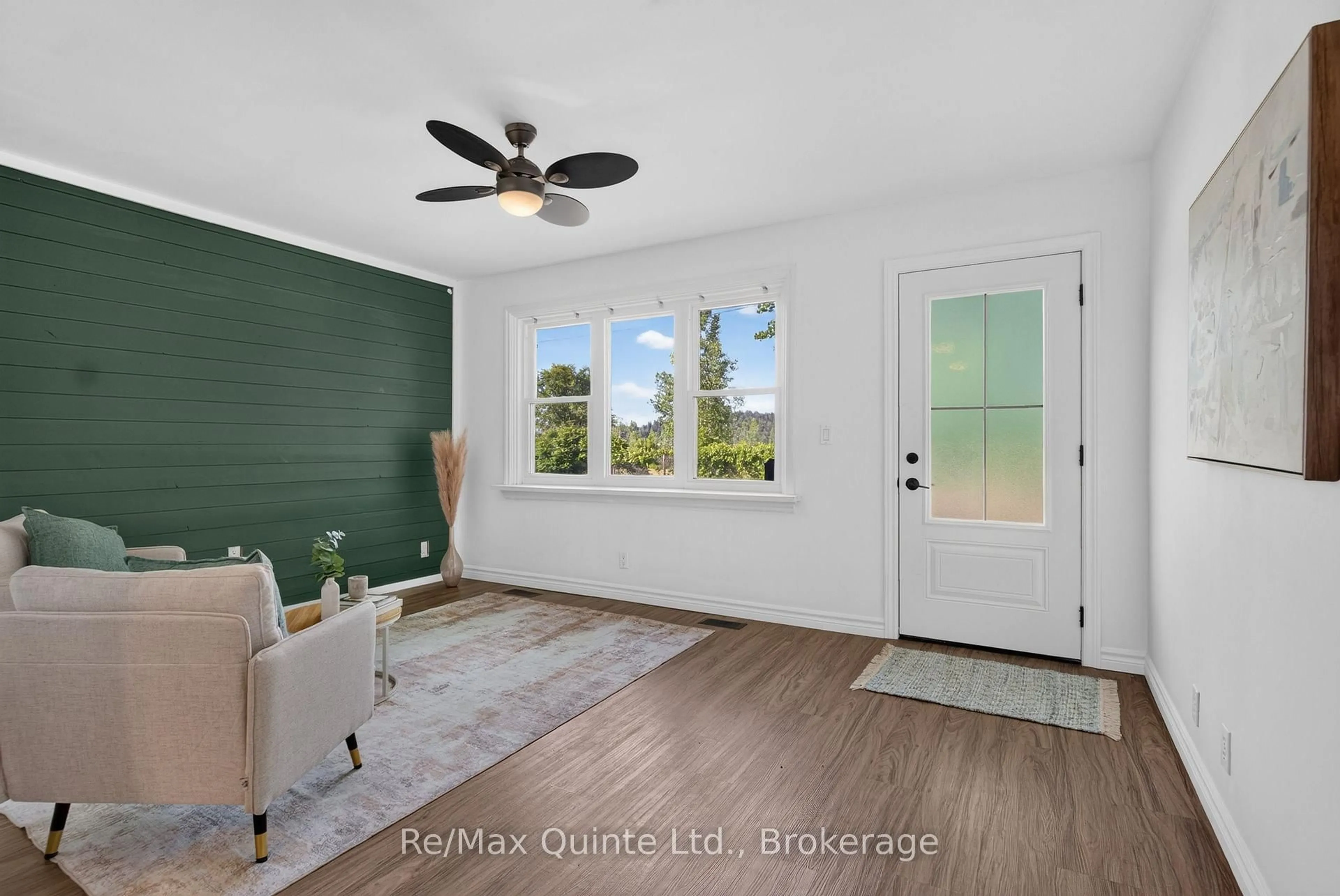 Indoor entryway for 219 Marmora St, Quinte West Ontario K8V 2J8