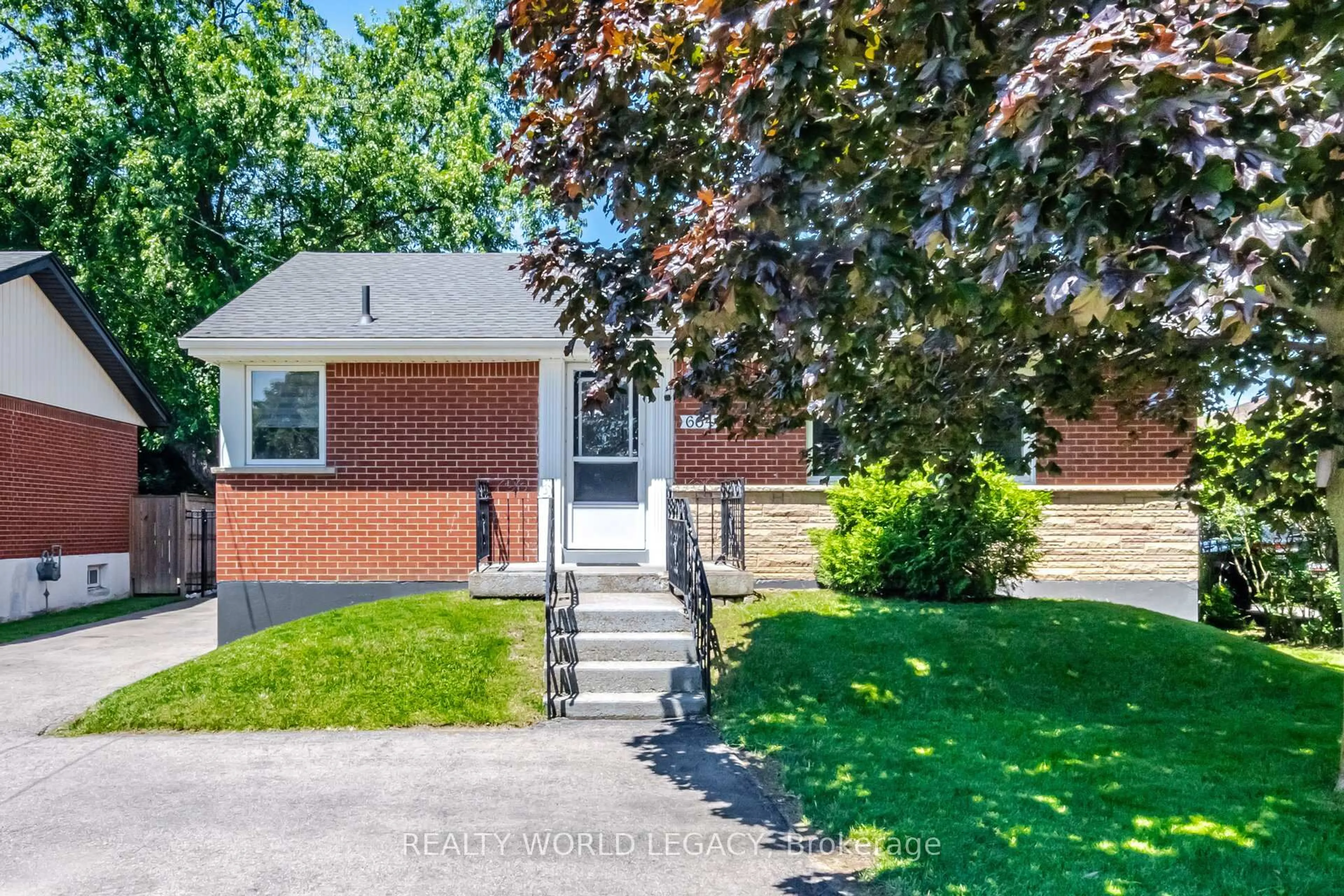 Home with brick exterior material, street for 664 Upper Ottawa St, Hamilton Ontario L8T 3T5