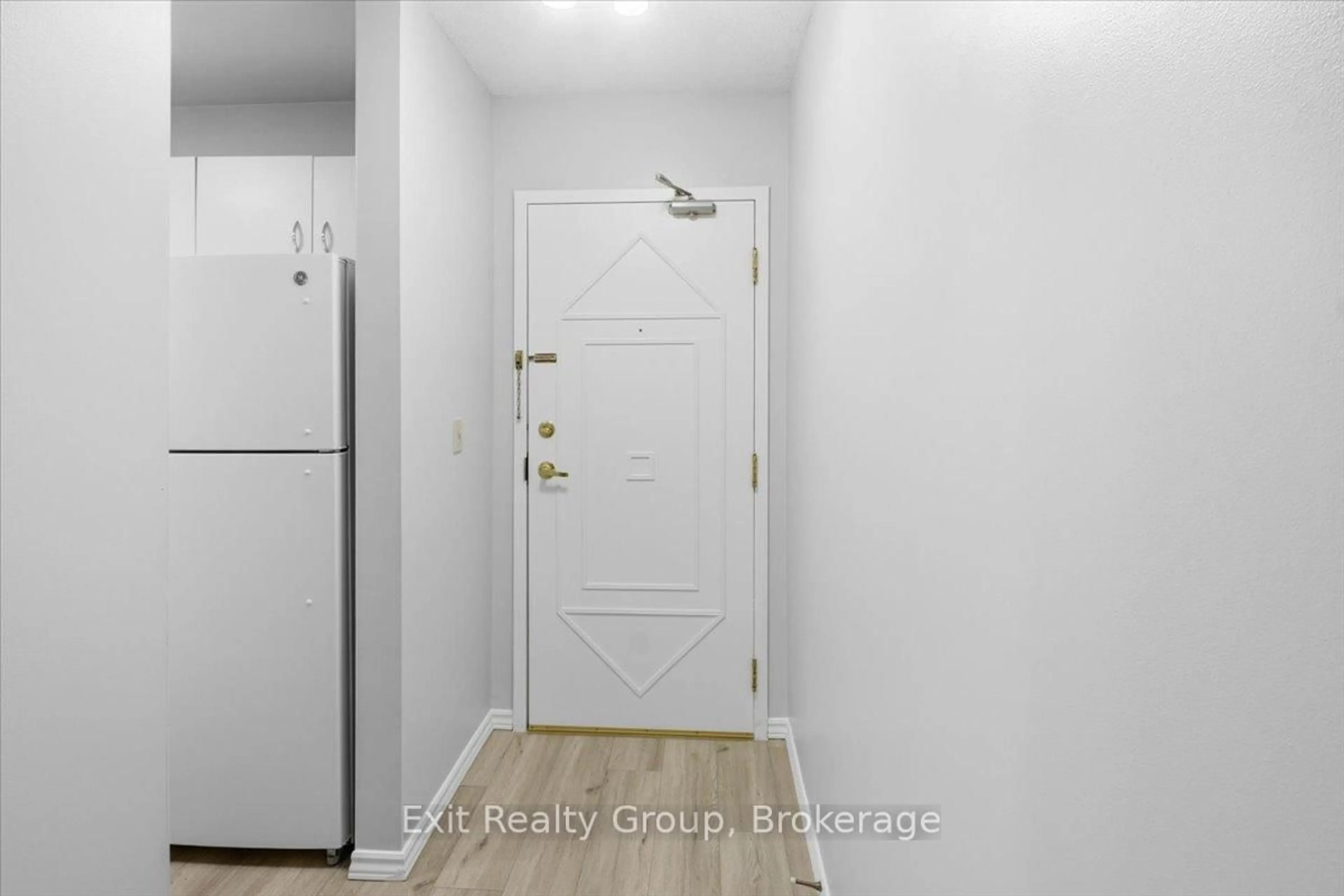 Indoor entryway for 175 Haig Rd #222, Belleville Ontario K8N 5R7