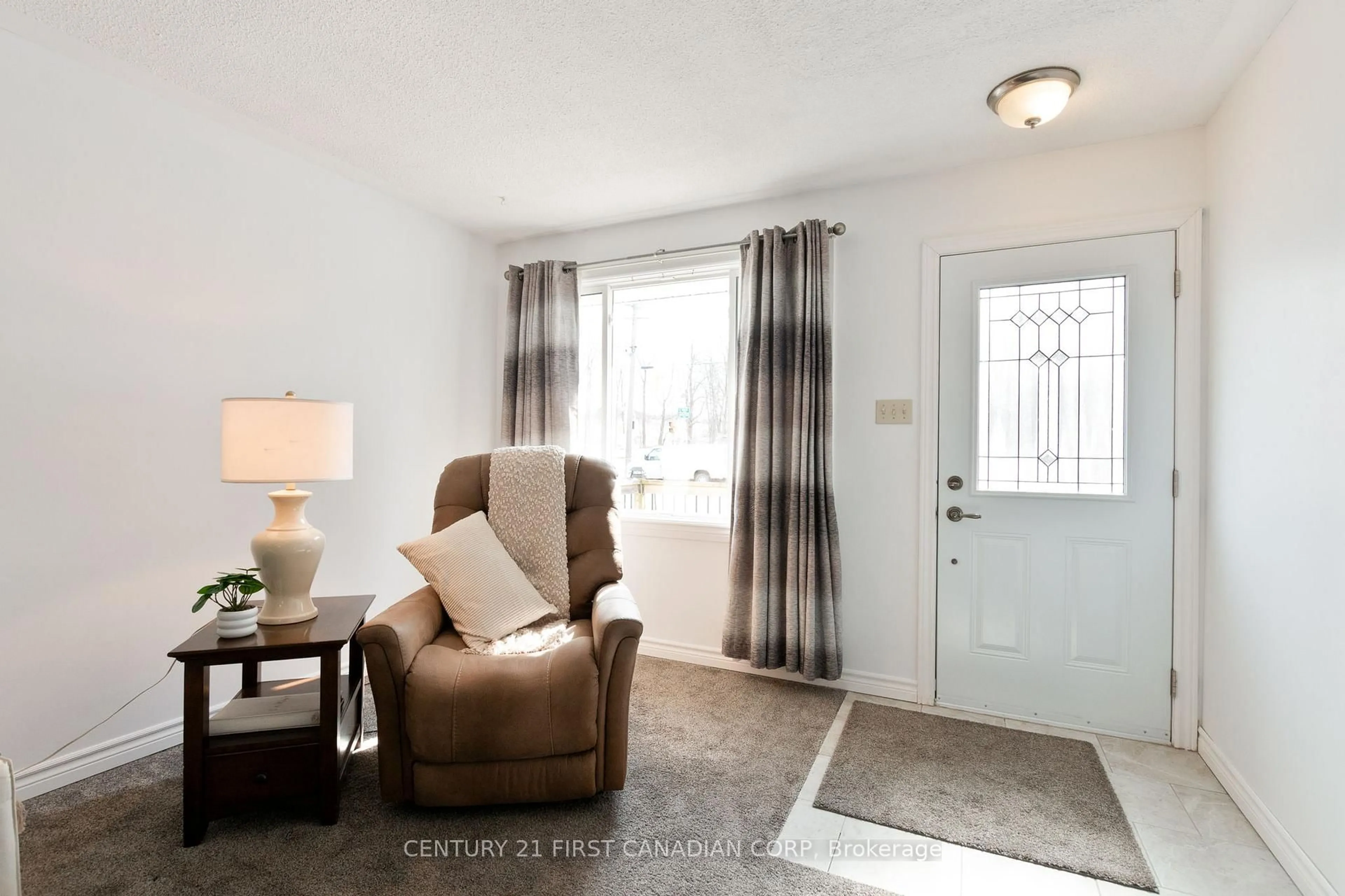 Living room with furniture, carpet floor for 1099 Byron Baseline Rd, London South Ontario N6K 2C7