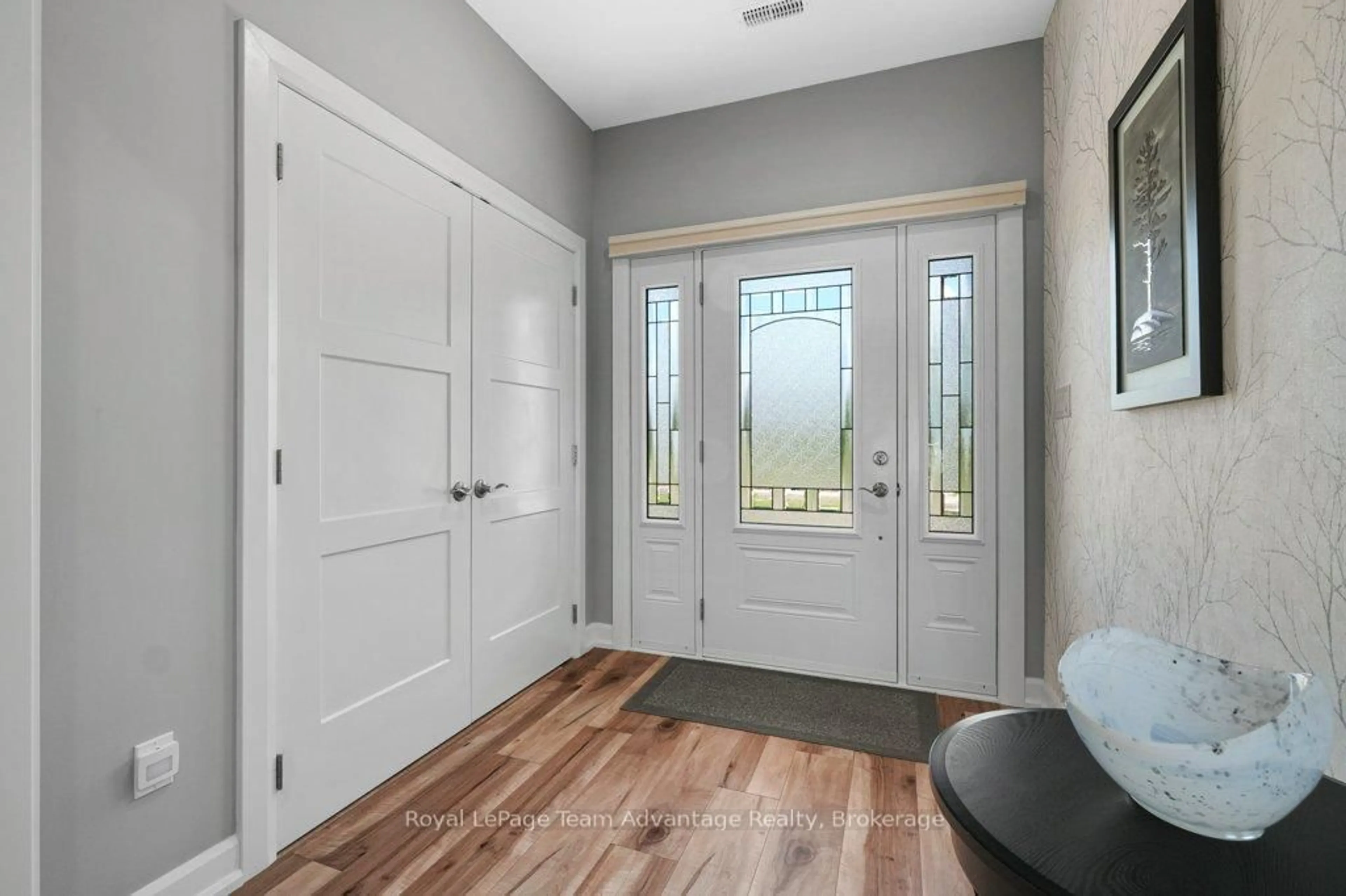 Indoor entryway for 9 George Hunt Memorial Dr, McDougall Ontario P2A 2W9