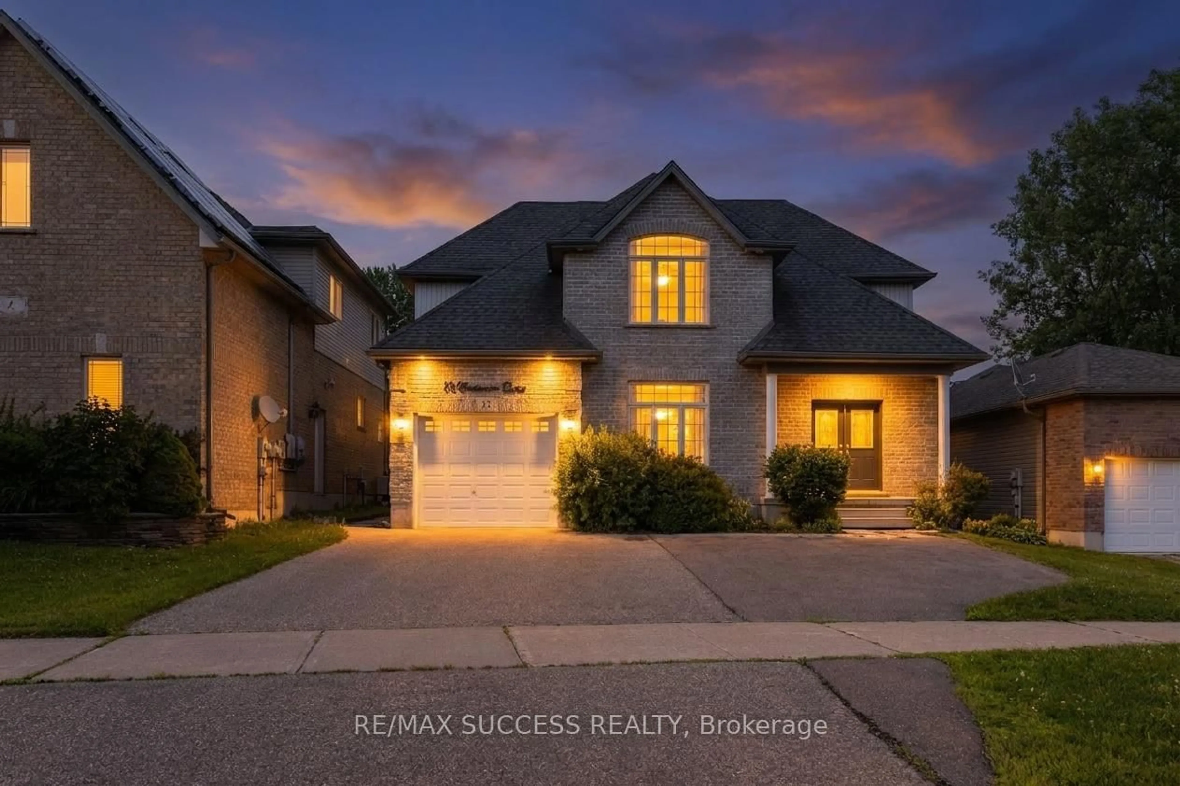 Home with brick exterior material, street for 11 Henderson Crt, Ingersoll Ontario N5C 0A1