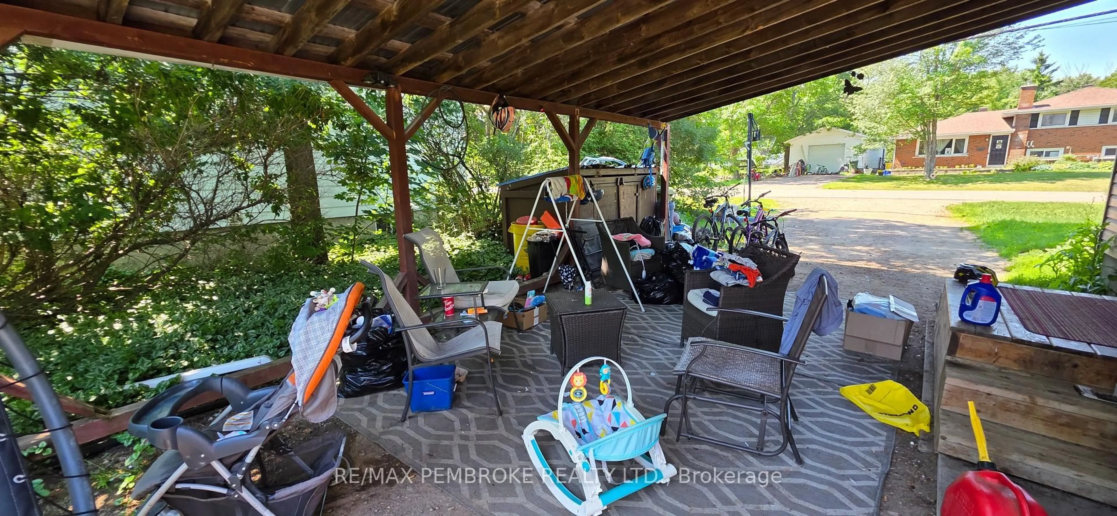 Patio, street for 770 Mcguire St, Petawawa Ontario K8A 7C5