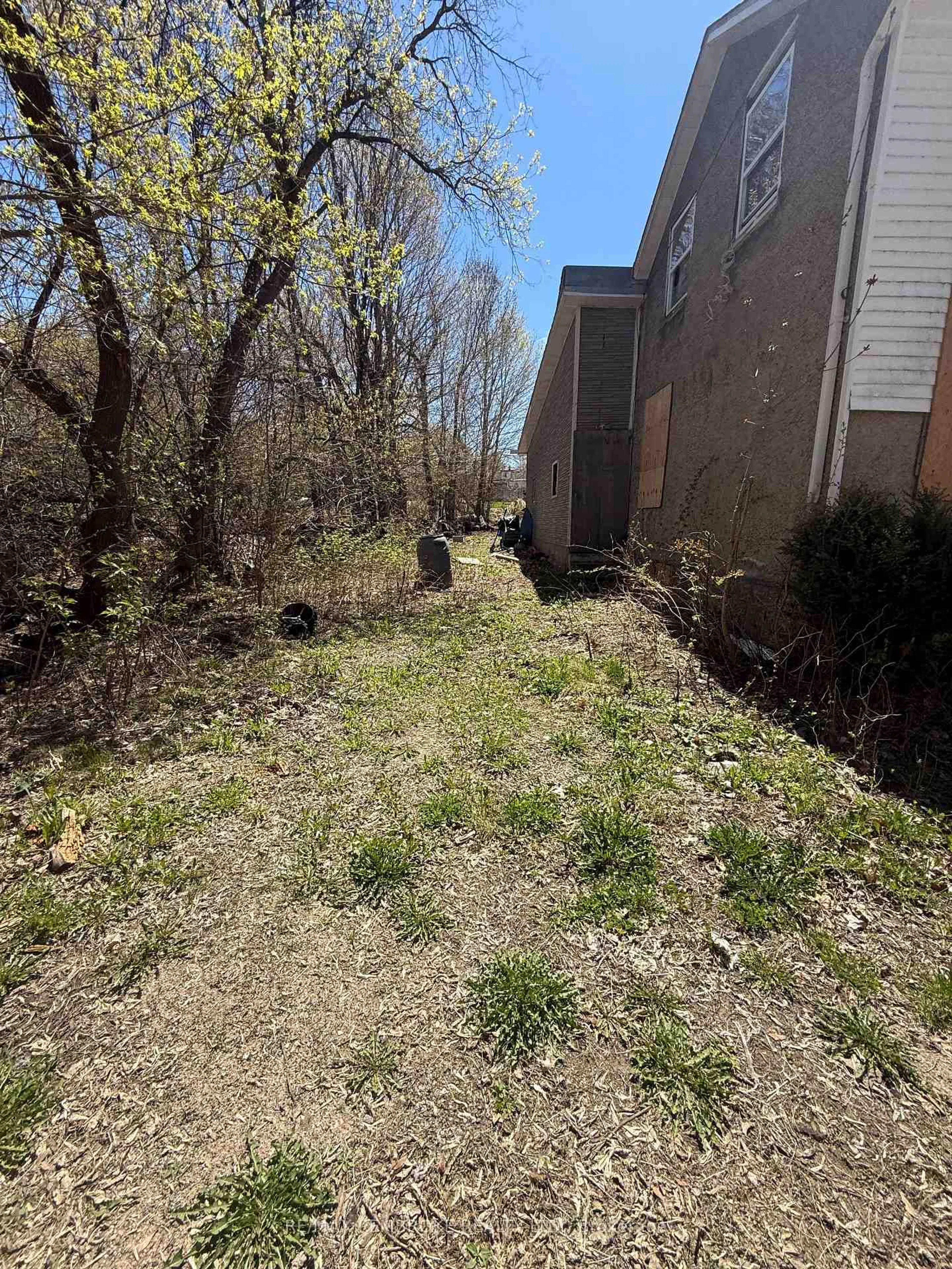A pic from outside/outdoor area/front of a property/back of a property/a pic from drone, street for 502 Martin St, Pembroke Ontario K8A 3J3