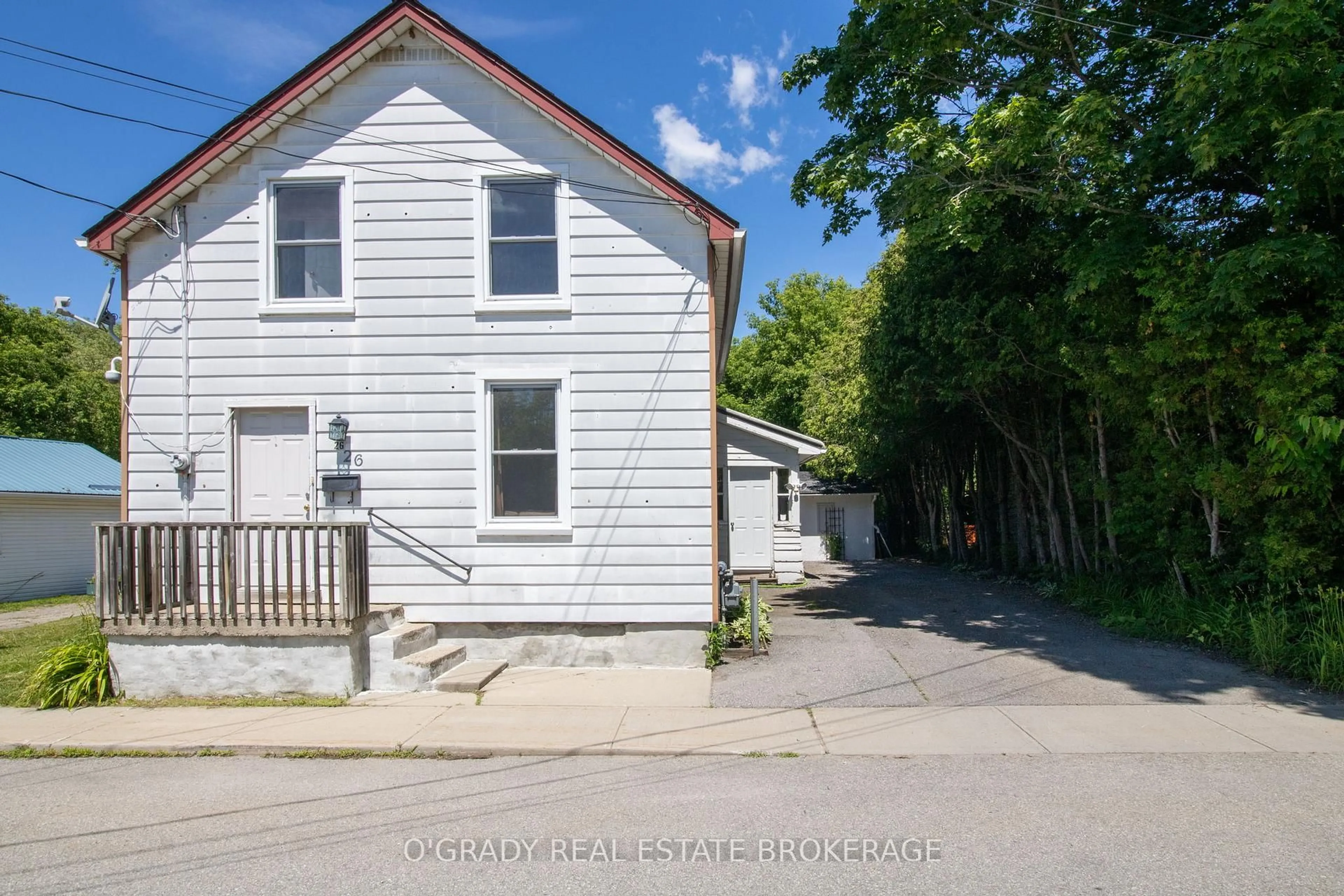 A pic from outside/outdoor area/front of a property/back of a property/a pic from drone, street for 26 Delhi St, Brockville Ontario K6V 4H3