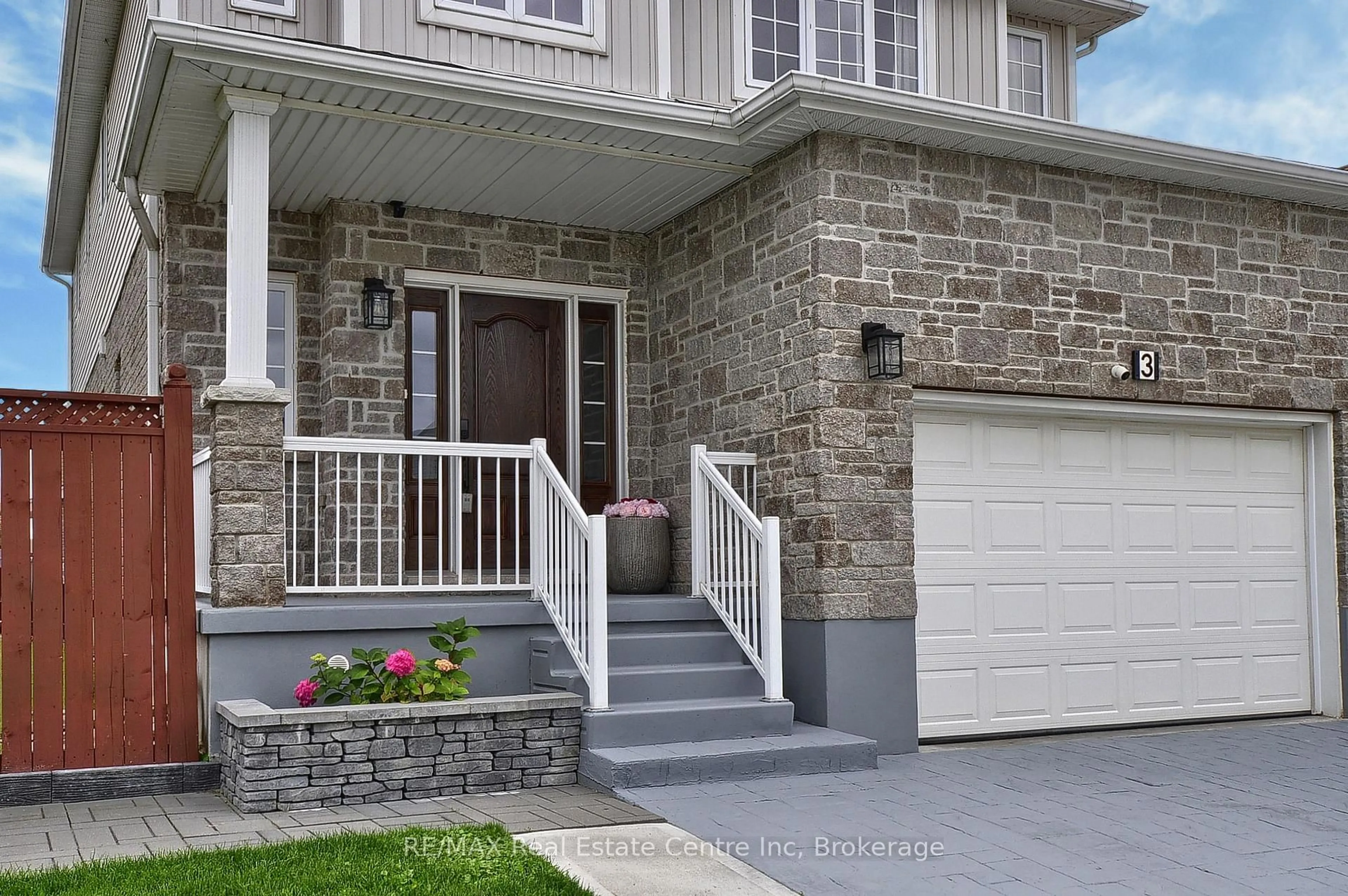 Unknown for 3 LOCKWOOD St, Cambridge Ontario N1P 0A5