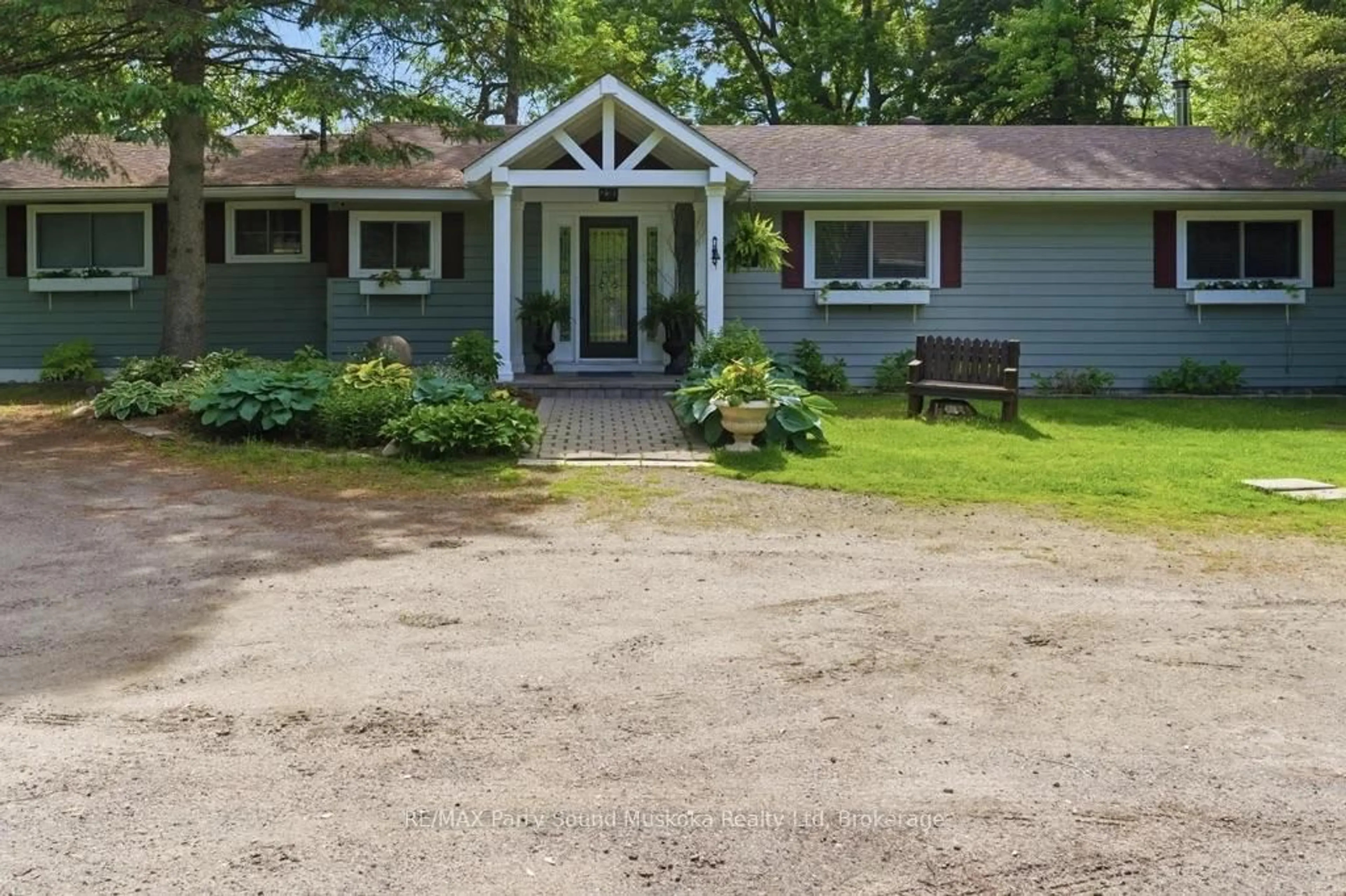 Unknown for 49 Maple St, Seguin Ontario P0C 1J0