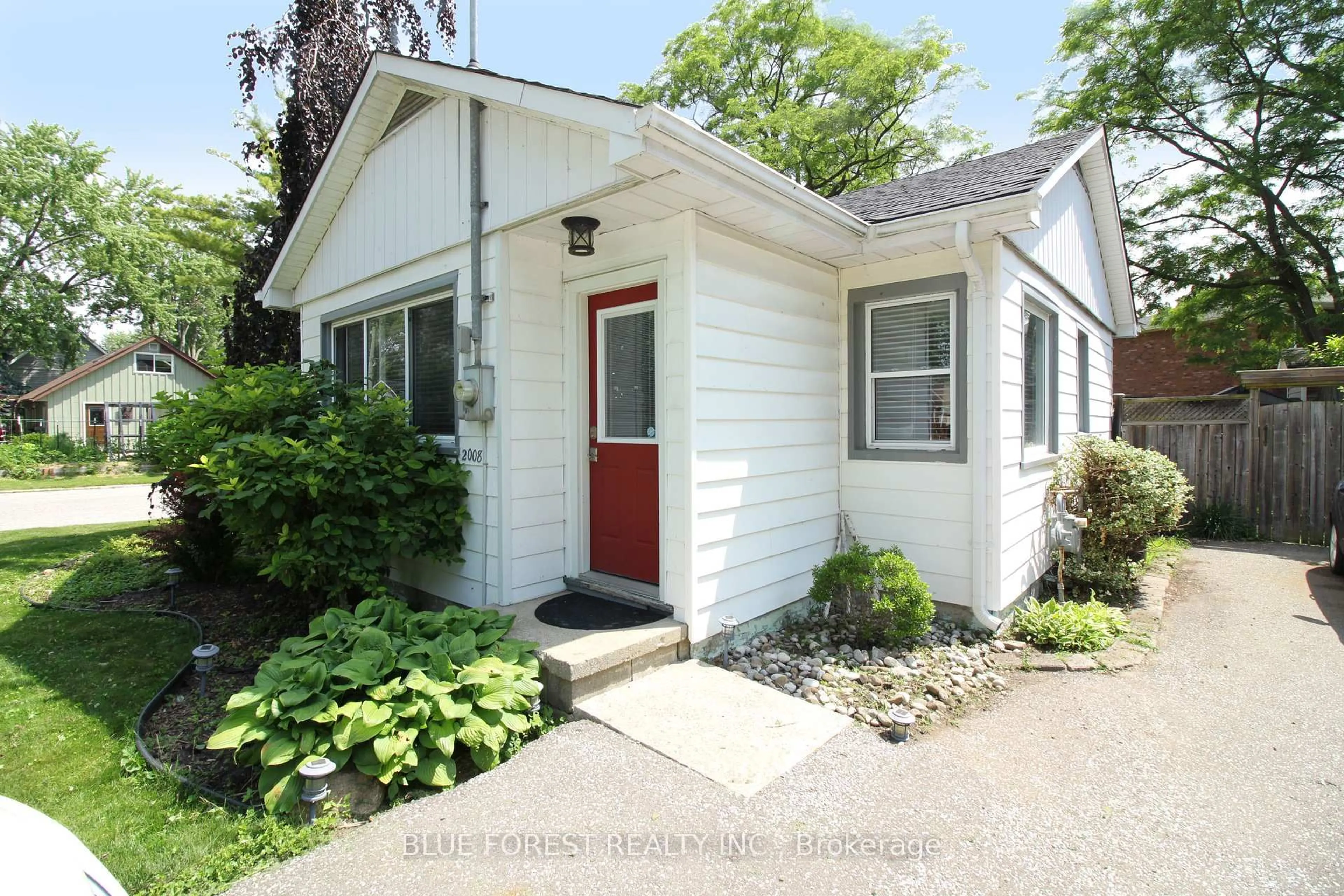 Unknown for 2008 Olive St, Sarnia Ontario N0N 1C0