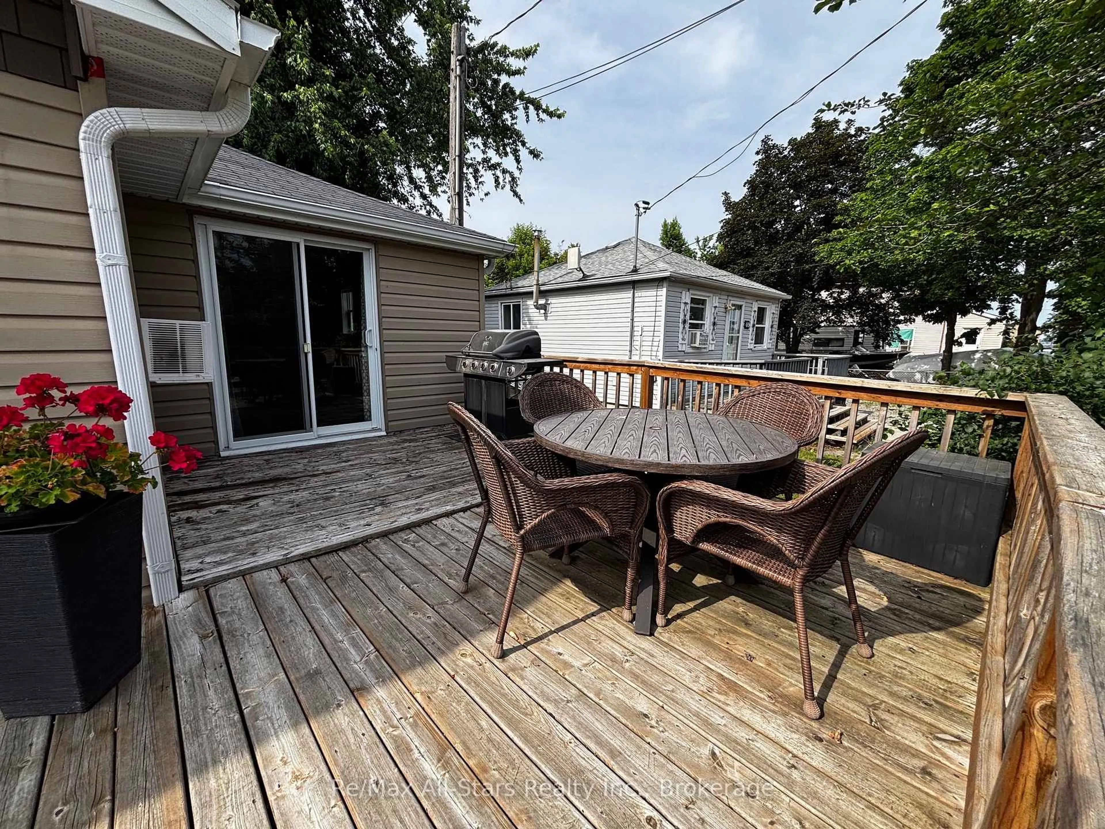 Patio, street for 417 Long Beach Rd, Kawartha Lakes Ontario K0M 1G0