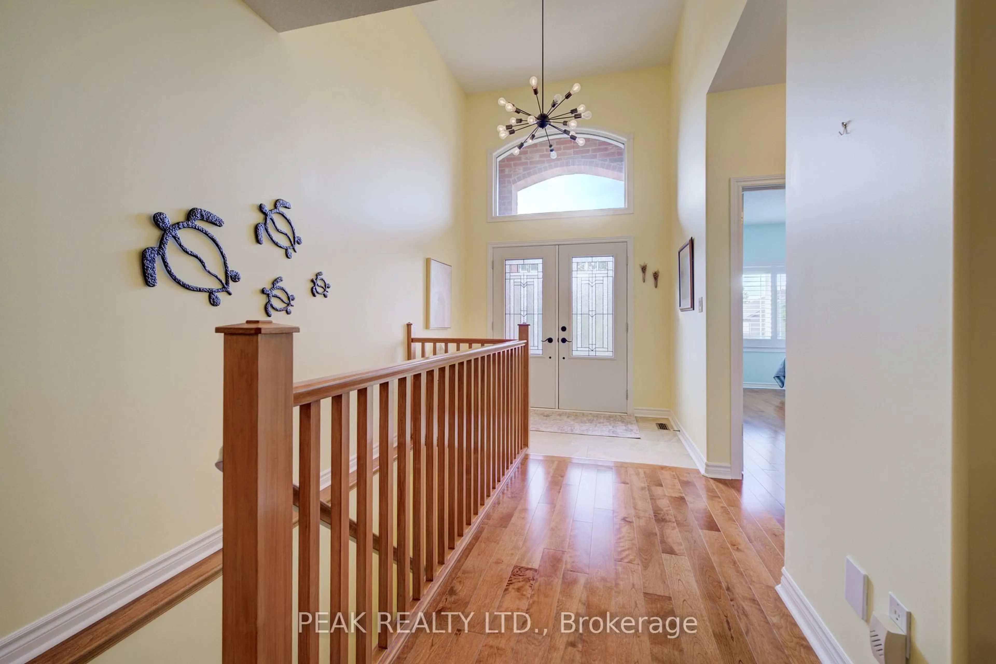 Indoor entryway for 14 Stonecroft Way, Wilmot Ontario N3A 4J4