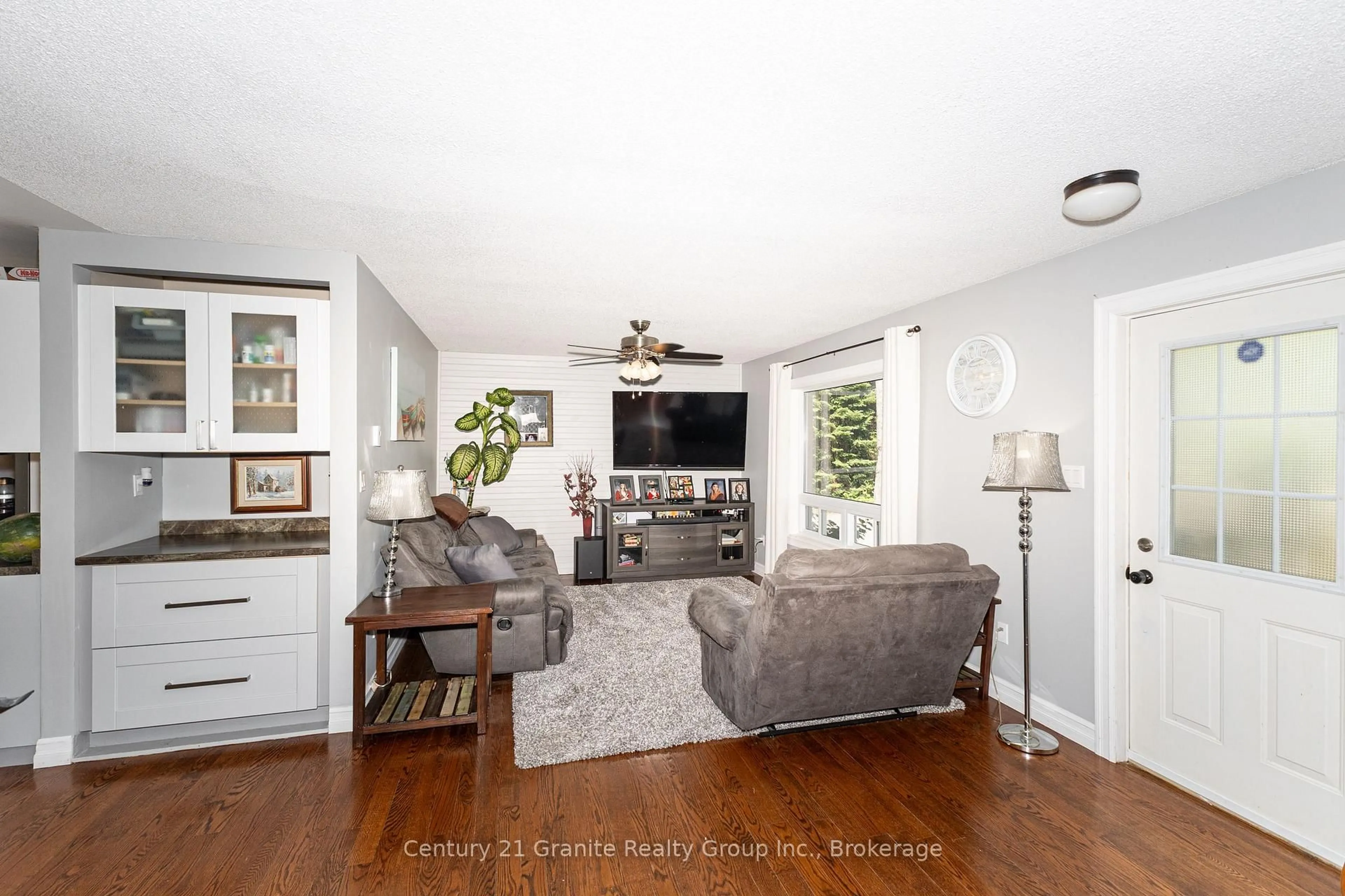 Living room with furniture, unknown for 1110 Howland Junction Rd, Minden Hills Ontario K0M 2K0