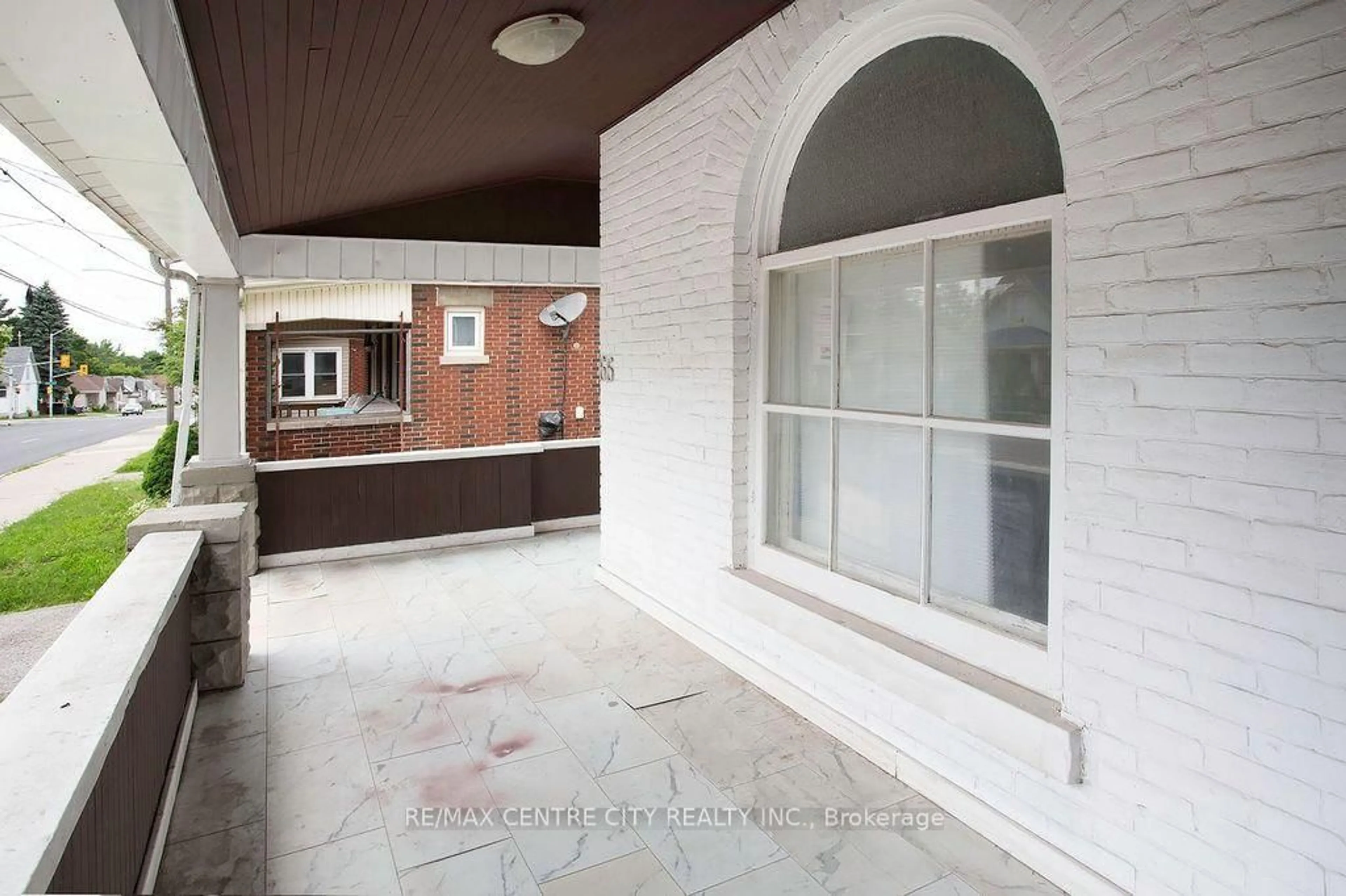Unknown for 66 Adelaide St, London South Ontario N5Z 3K4