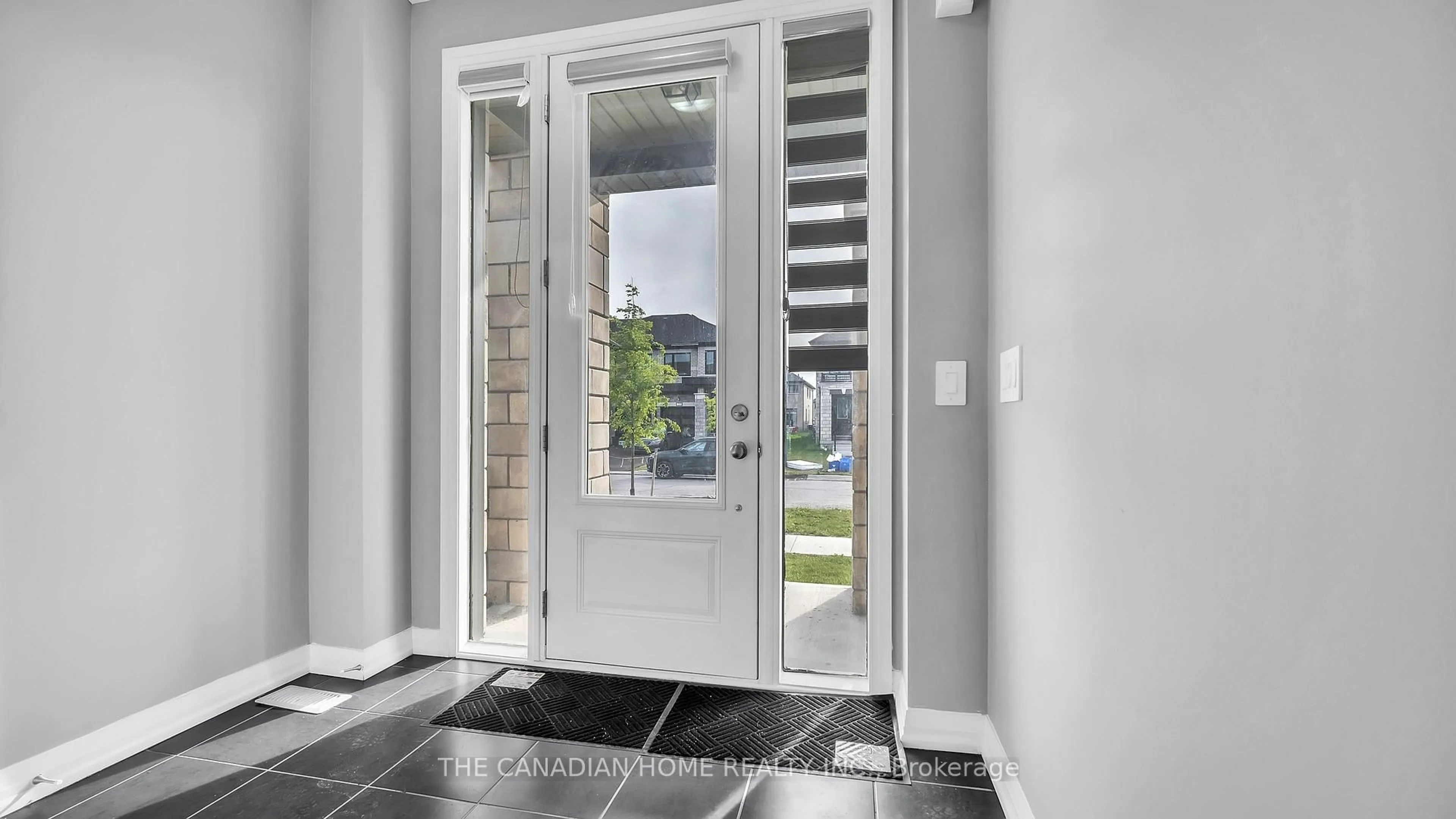 Indoor entryway for 24 Keenan St, Kawartha Lakes Ontario K9V 6C2