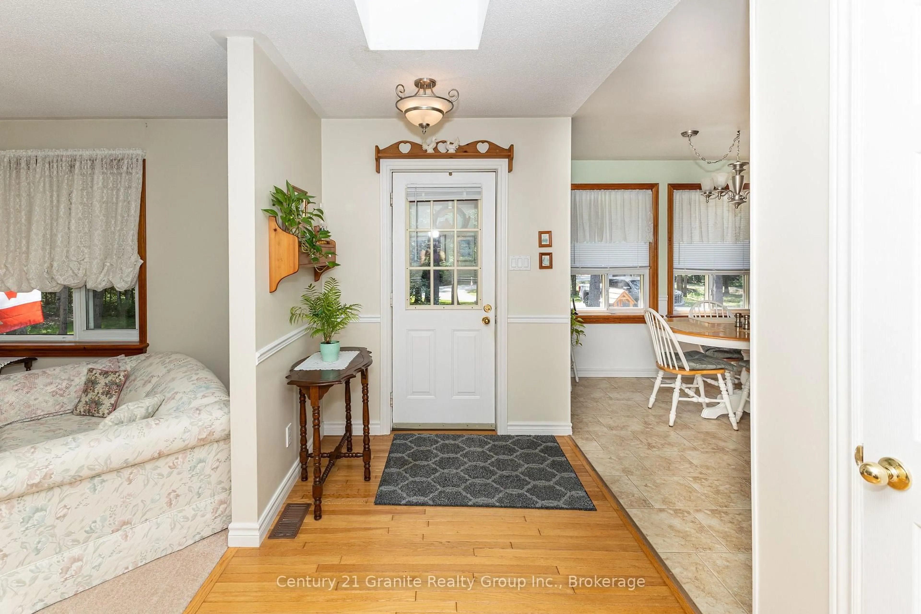 Indoor entryway for 1161 Howland Junction Rd, Minden Hills Ontario K0M 2K0