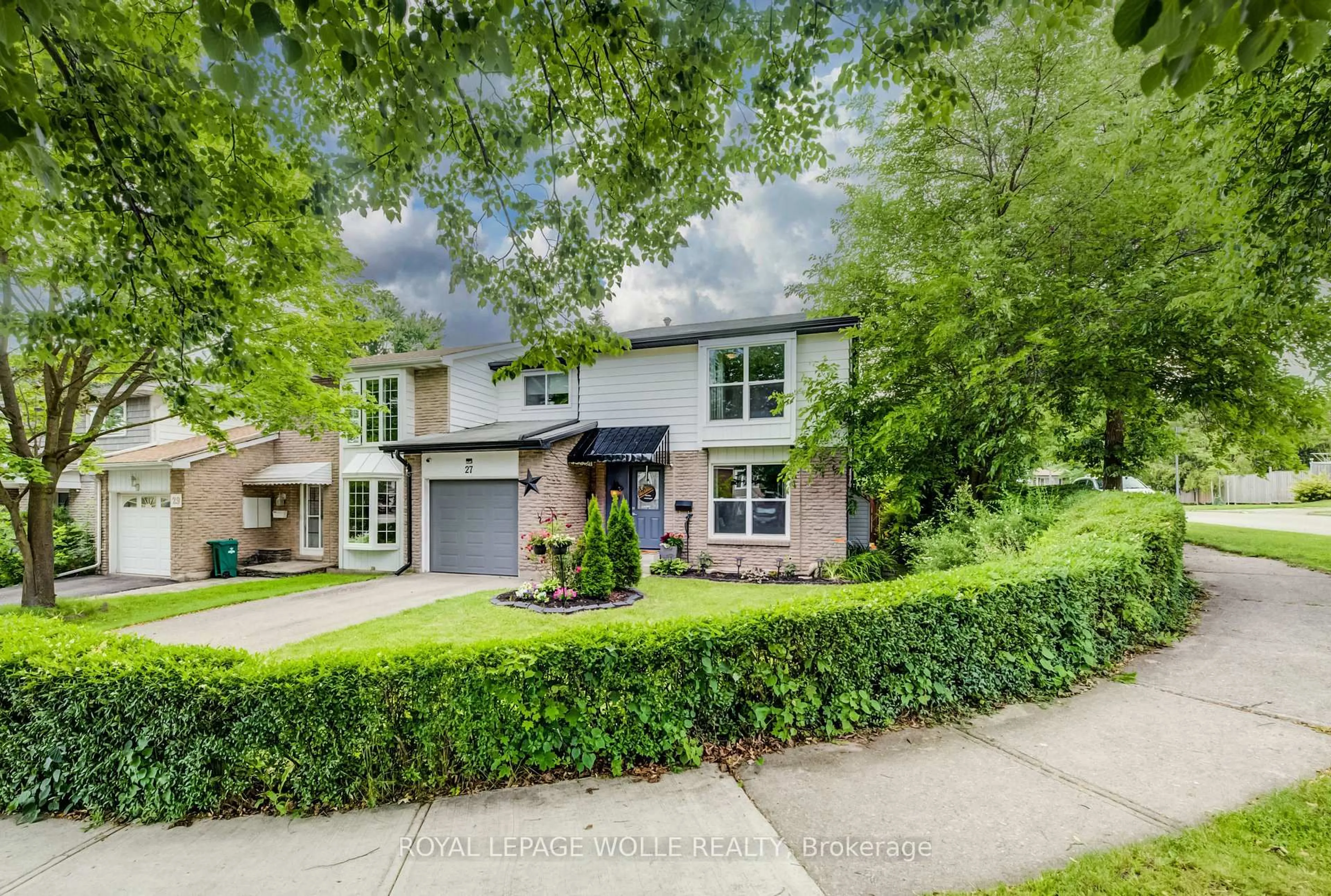 Home with brick exterior material, street for 27 Glen Avon Cres, Kitchener Ontario N2N 1C2