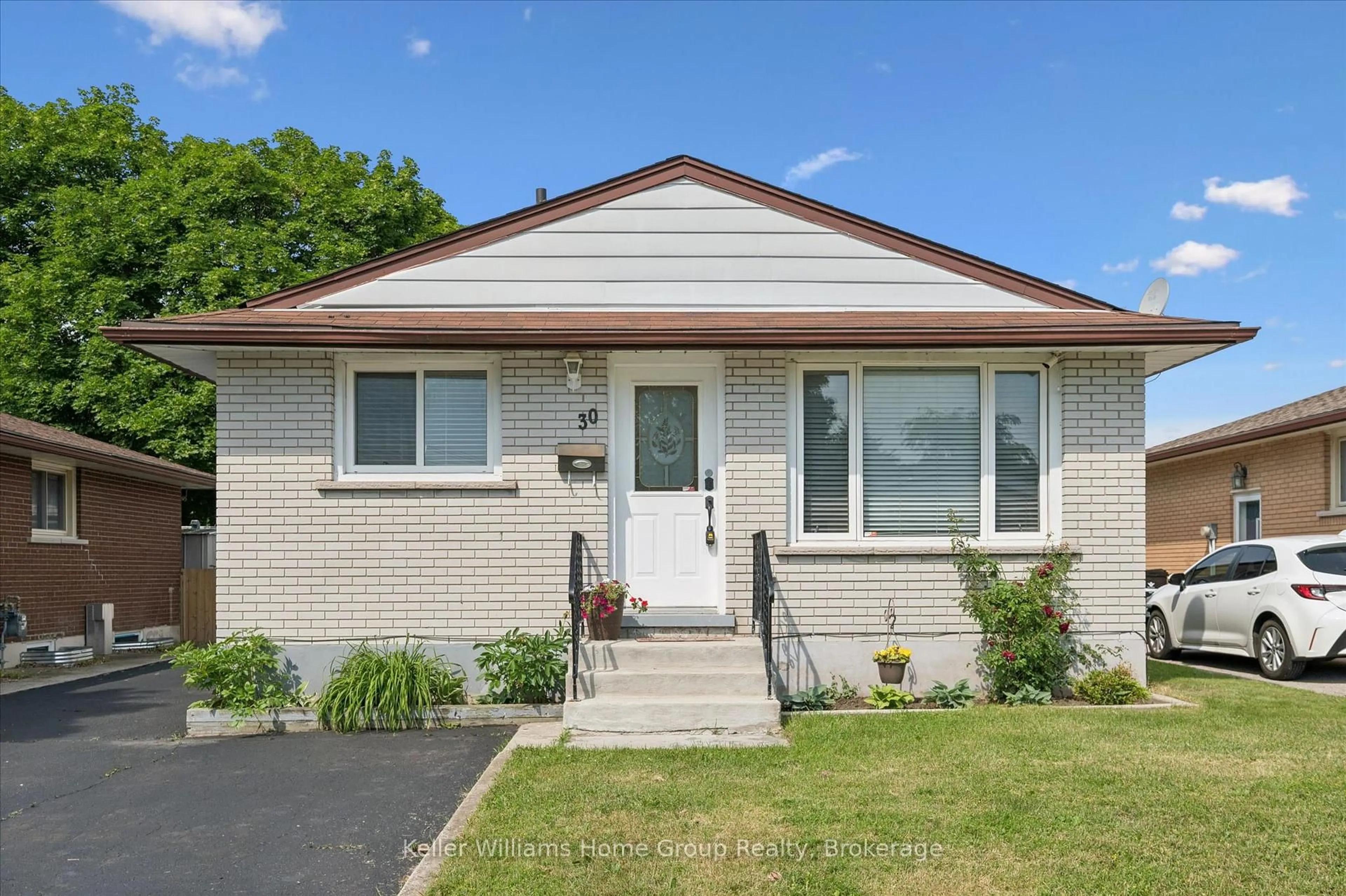 Home with brick exterior material, street for 30 Kimberly Rd, Cambridge Ontario N1R 5E9