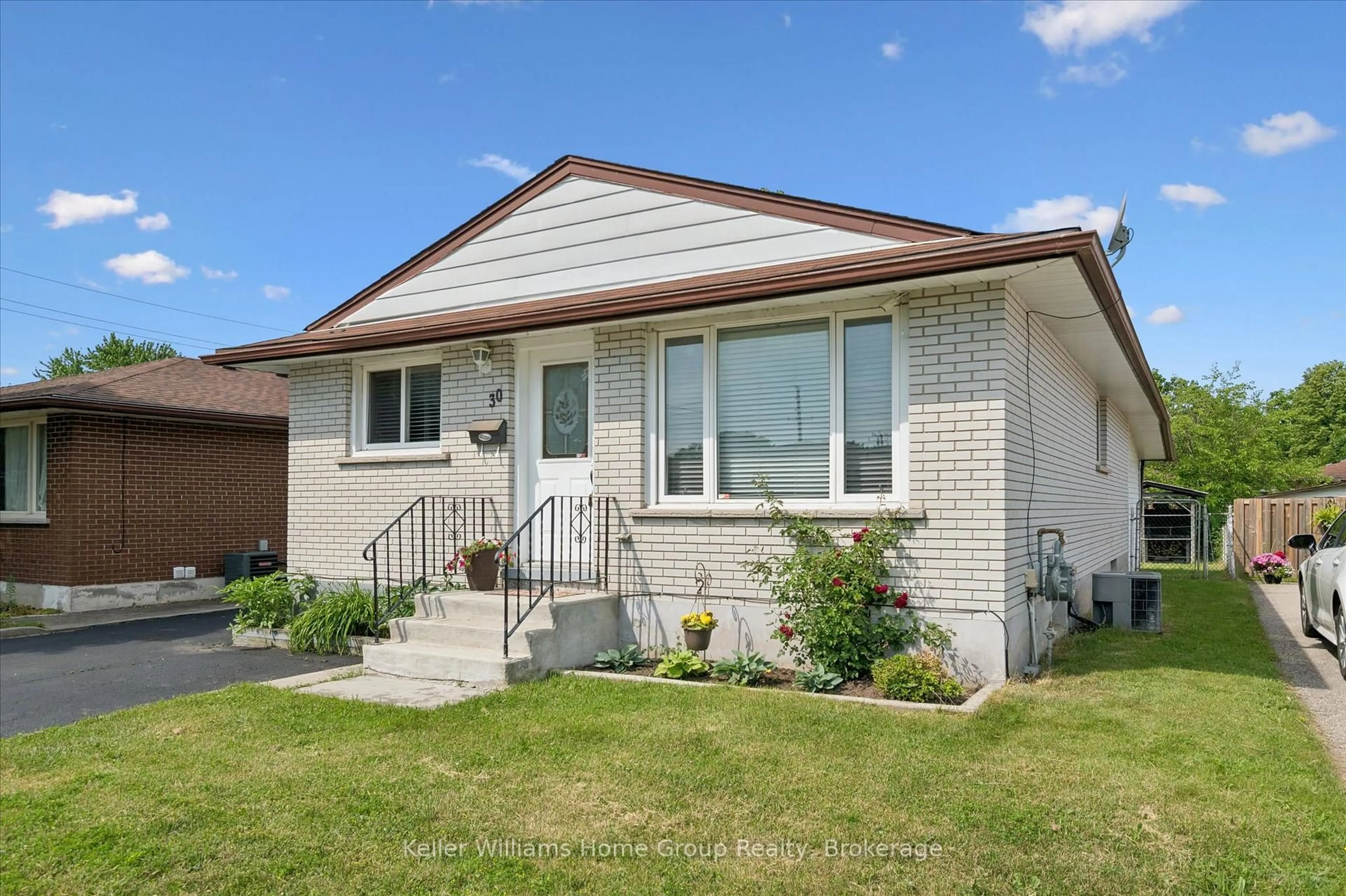 Home with vinyl exterior material, street for 30 Kimberly Rd, Cambridge Ontario N1R 5E9
