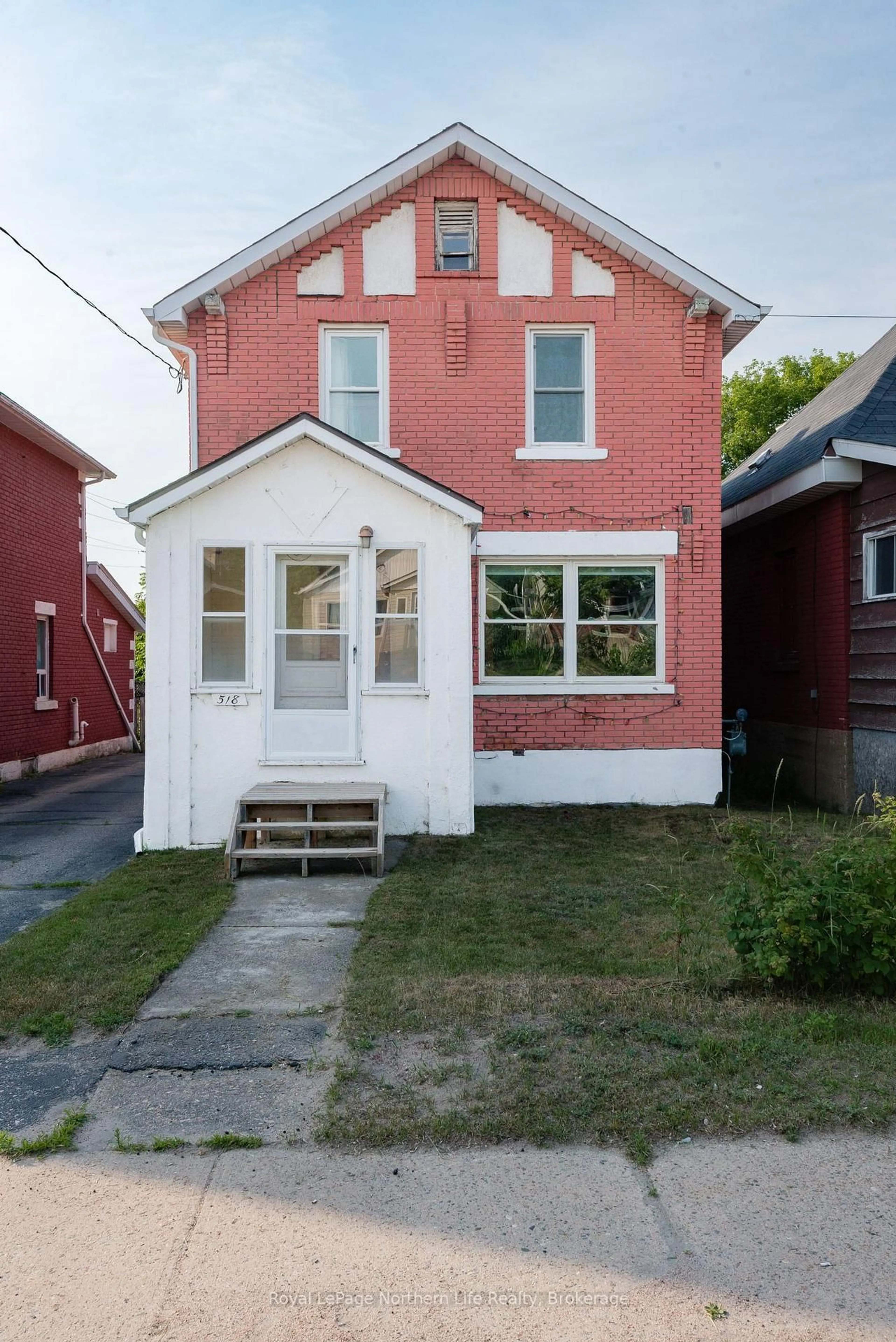 Home with brick exterior material, street for 518 Metcalfe St, North Bay Ontario P1B 2P8