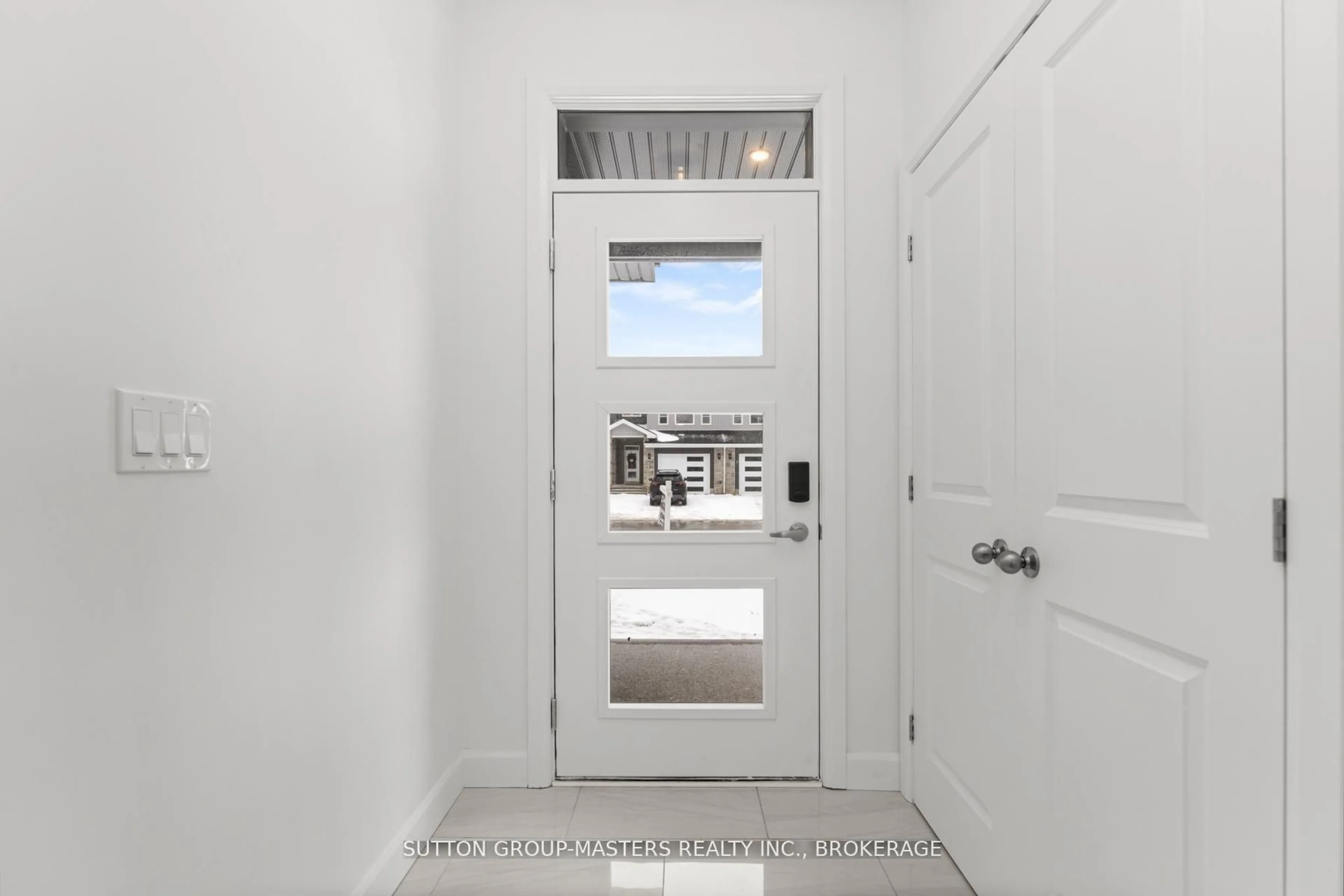 Indoor entryway for 216 Superior Dr, Loyalist Ontario K7N 0E5