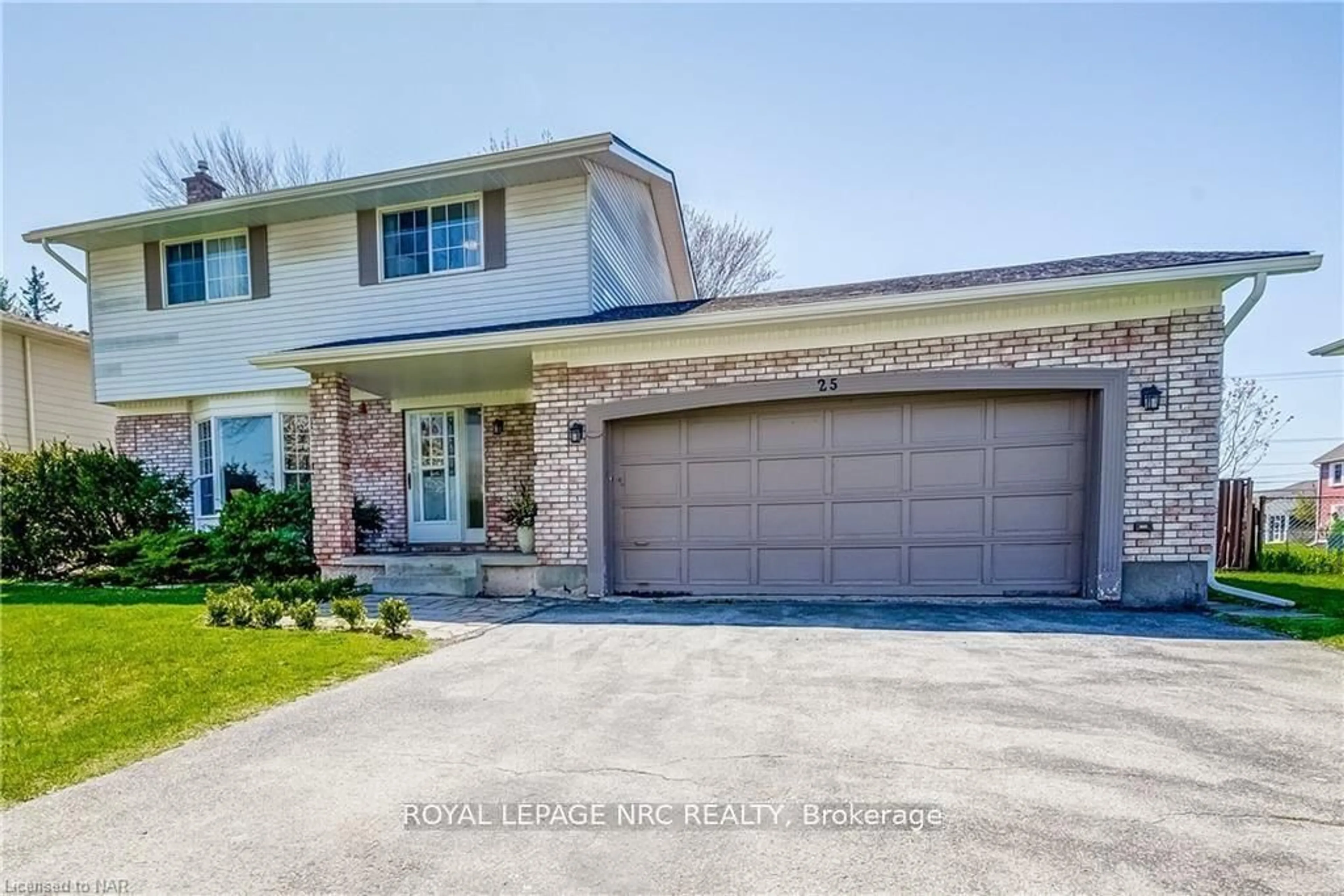 Home with brick exterior material, street for 25 St George Crt, Fort Erie Ontario L0S 1B0