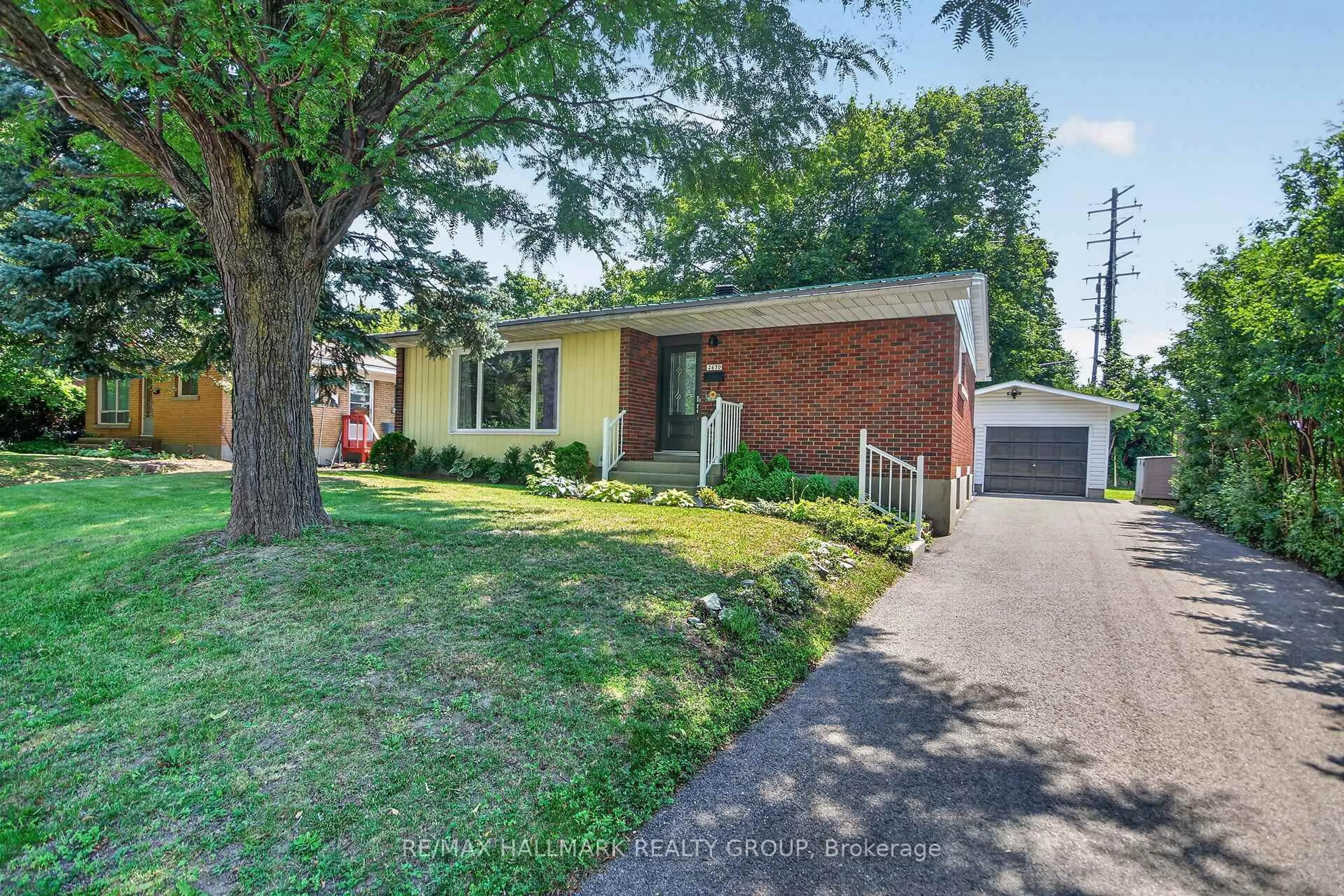 Home with brick exterior material, street for 2670 Iris St, Ottawa Ontario K2C 1E5