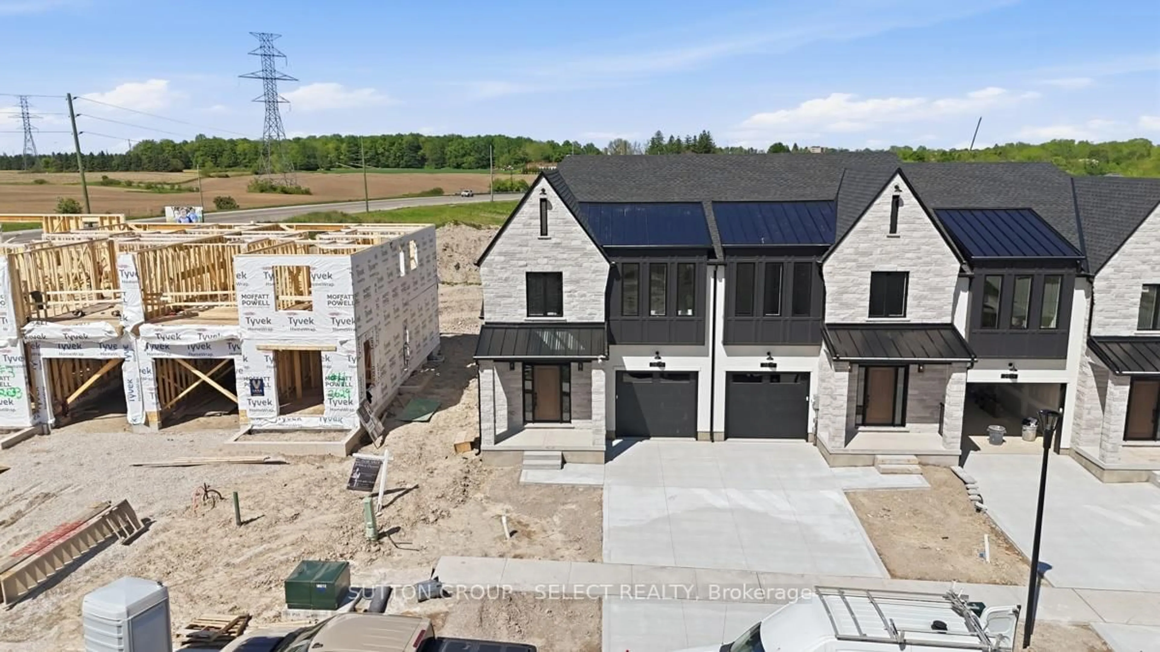 A pic from outside/outdoor area/front of a property/back of a property/a pic from drone, building for 2629 Barn Swallow Pl, London South Ontario N6M 0J5