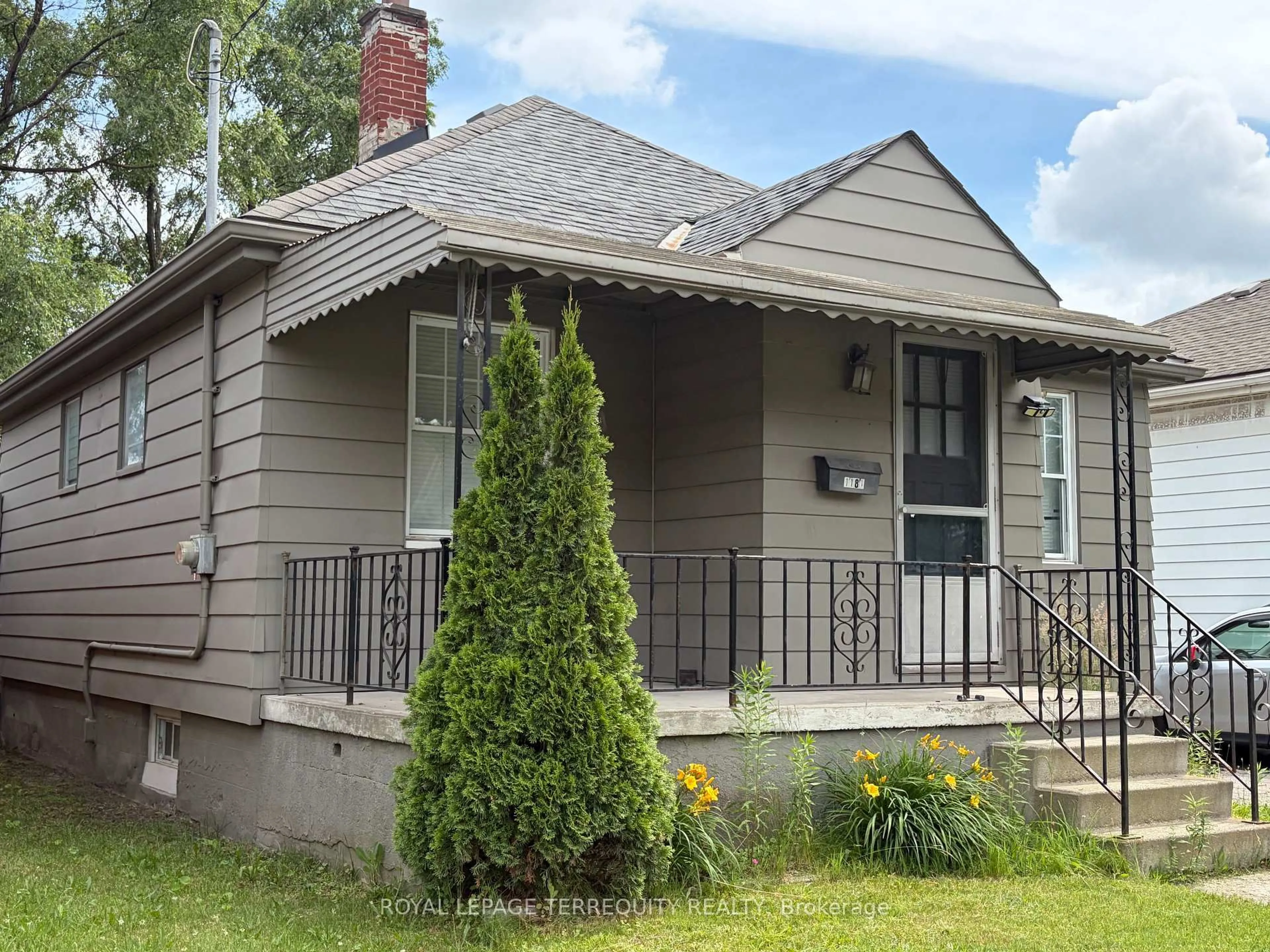 Home with vinyl exterior material, street for 1181 Florence St, London East Ontario N5W 2N2