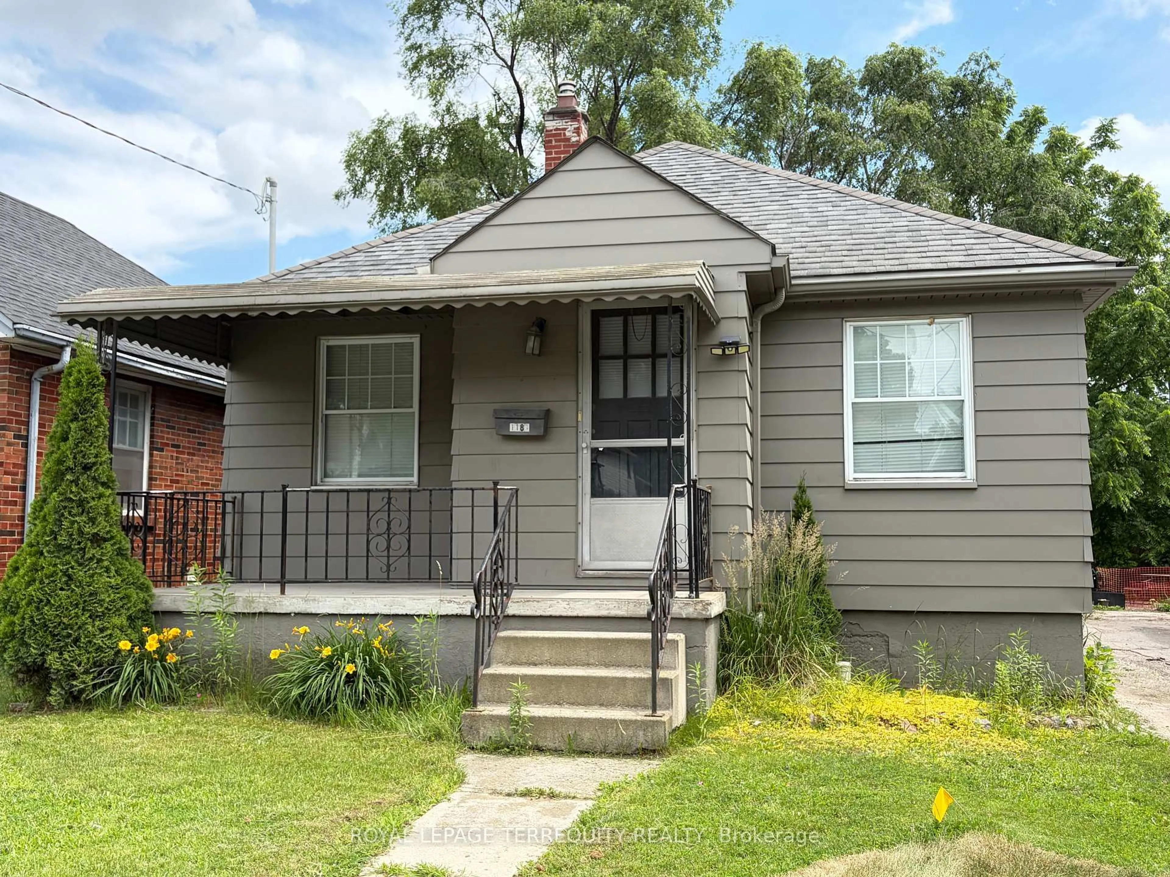 Home with vinyl exterior material, street for 1181 Florence St, London East Ontario N5W 2N2