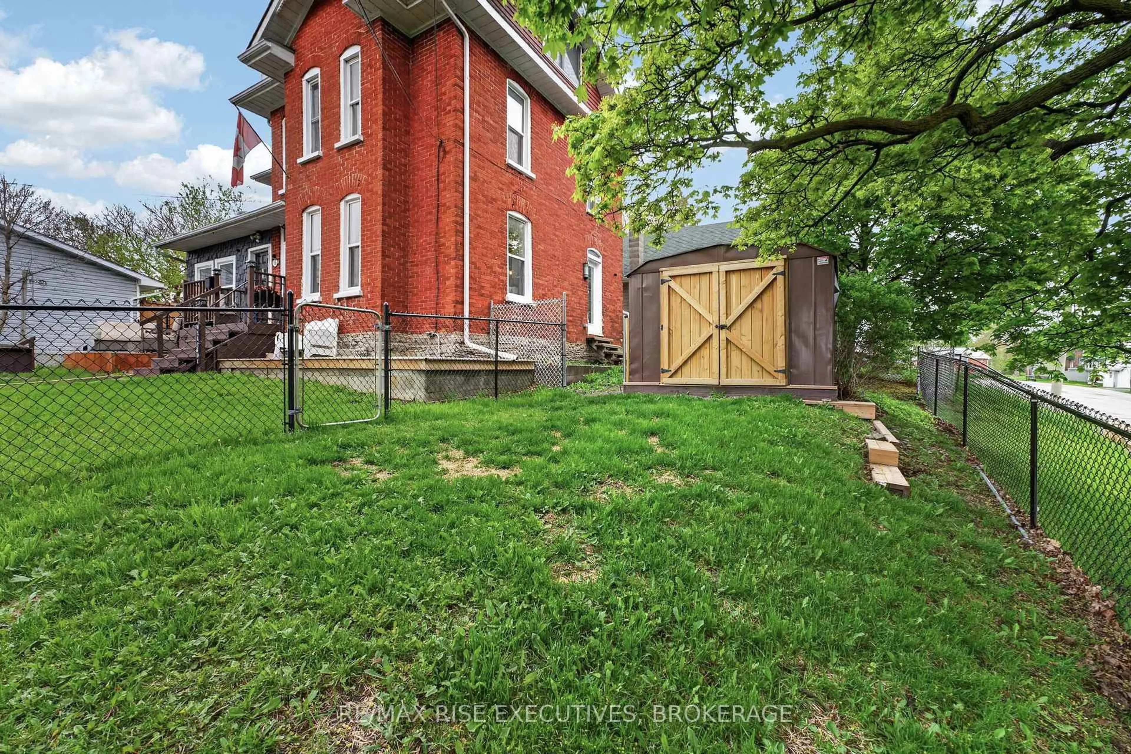 Home with brick exterior material, street for 18 Stone St, Belleville Ontario K8P 1Z9