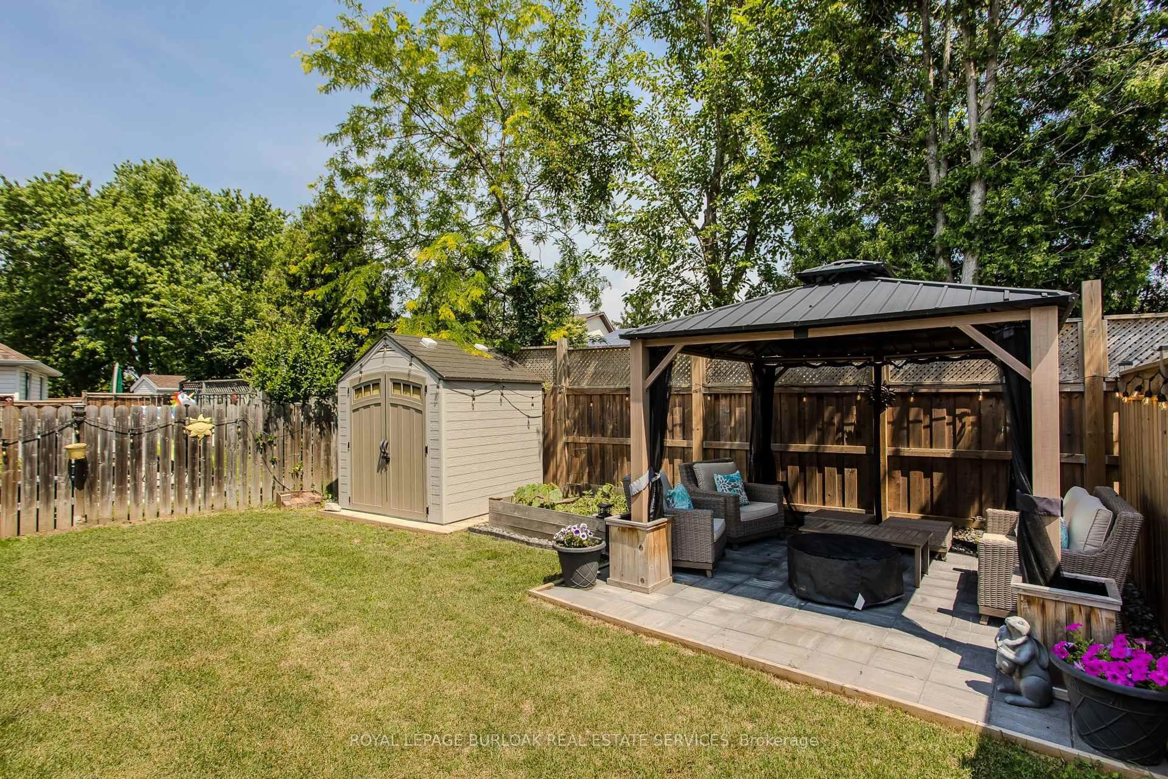 Shed for 23 Annapolis Way, Hamilton Ontario L8W 3L1