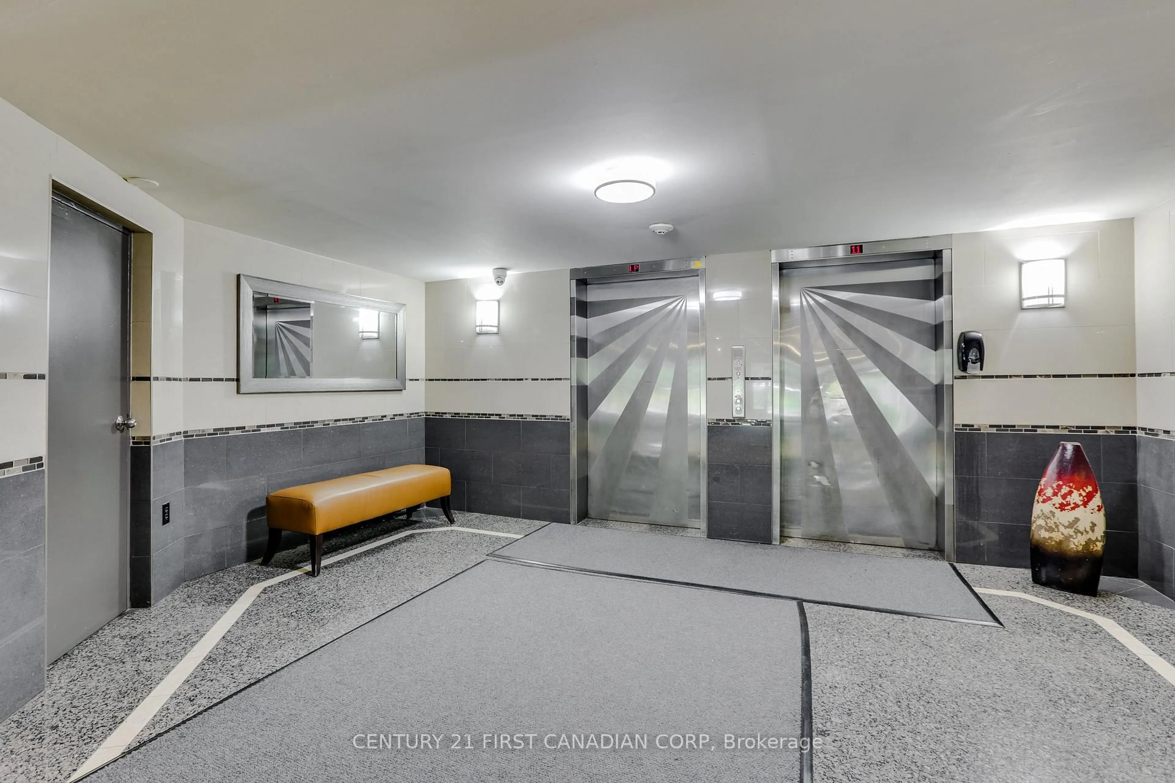 Indoor foyer for 1103 Jalna Blvd #404, London South Ontario N6E 2W8