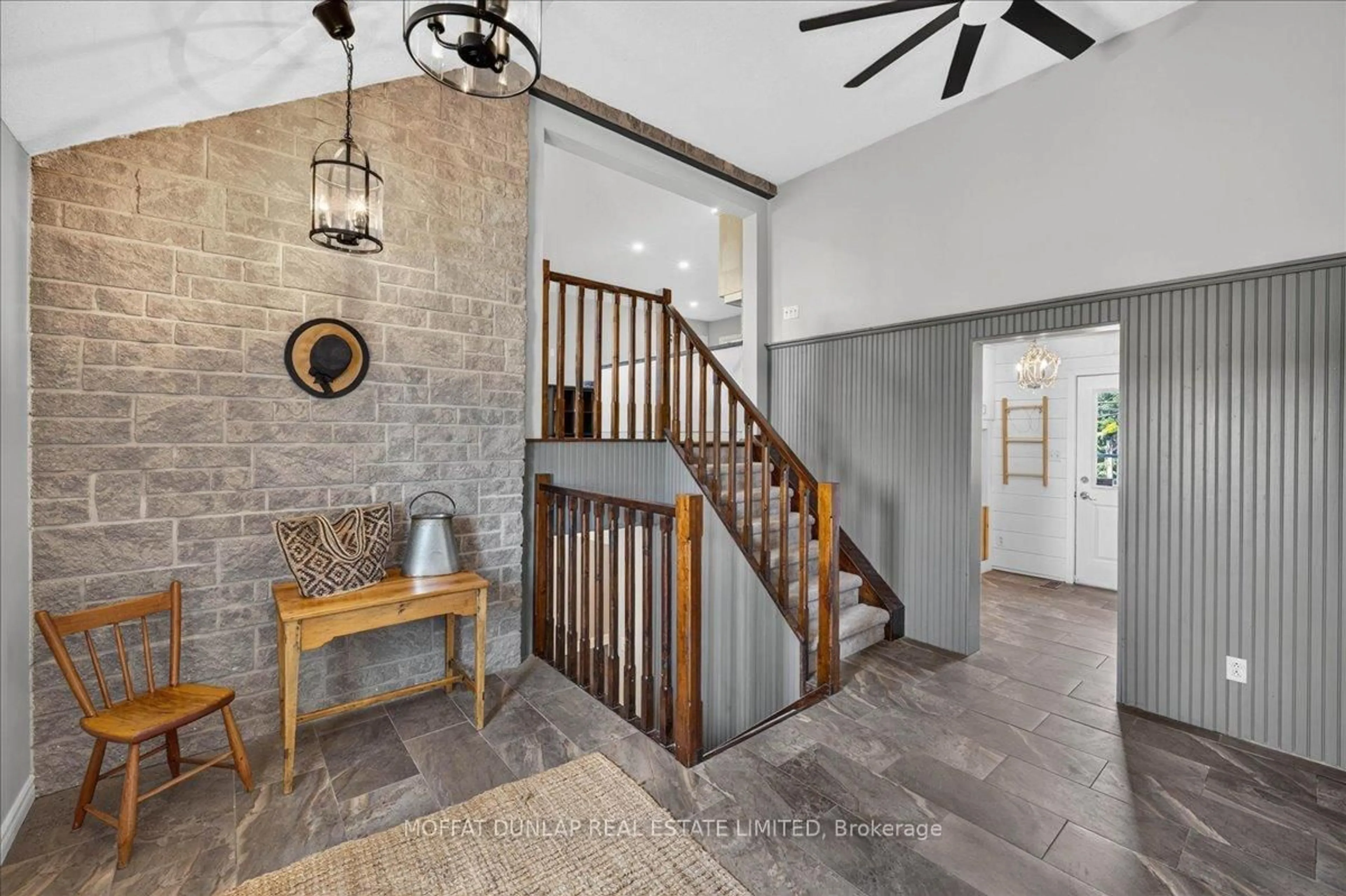 Indoor entryway for 717092 Line 1 East, Mulmur Ontario L9V 0G2