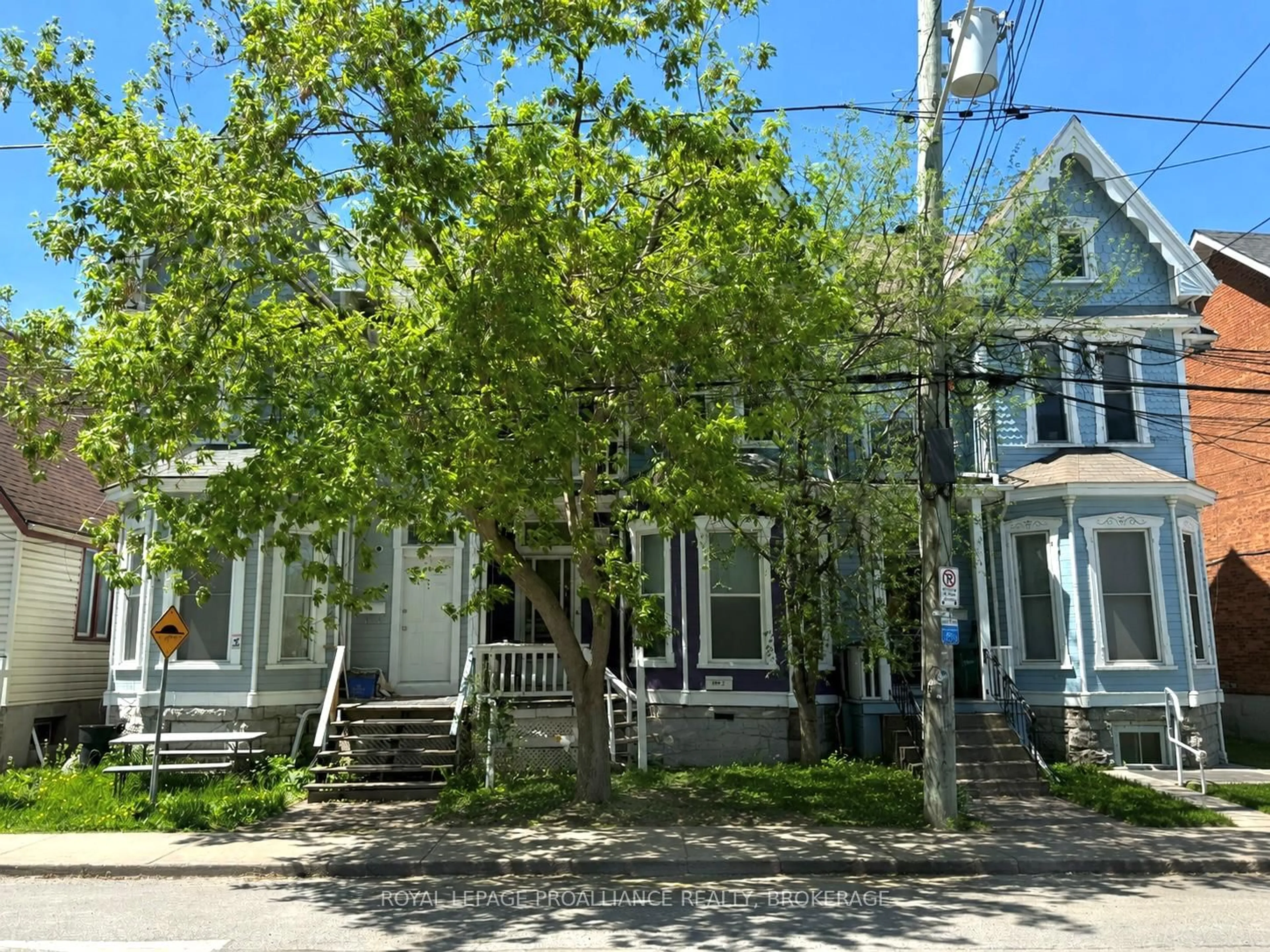 A pic from outside/outdoor area/front of a property/back of a property/a pic from drone, street for 366 Alfred St, Kingston Ontario K7K 4H7