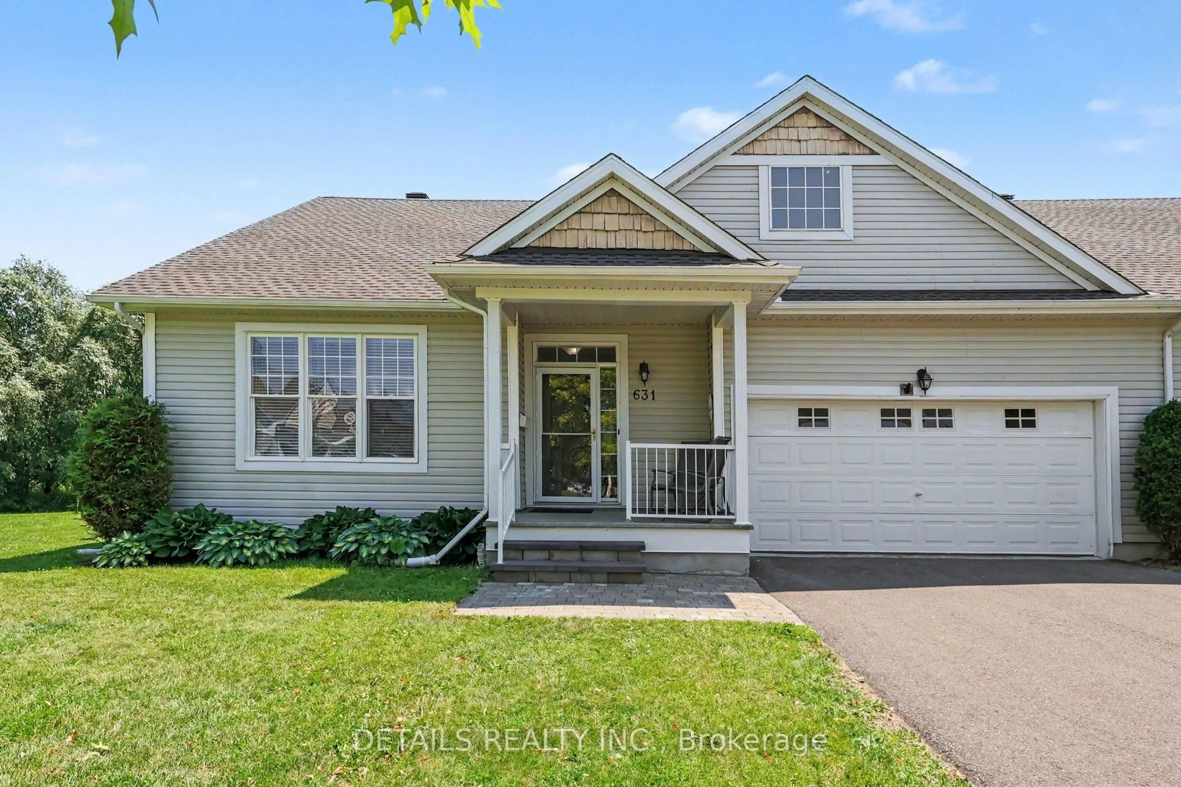 Home with vinyl exterior material, street for 631 Country Tr, Carlsbad Springs Ontario K0A 1K0