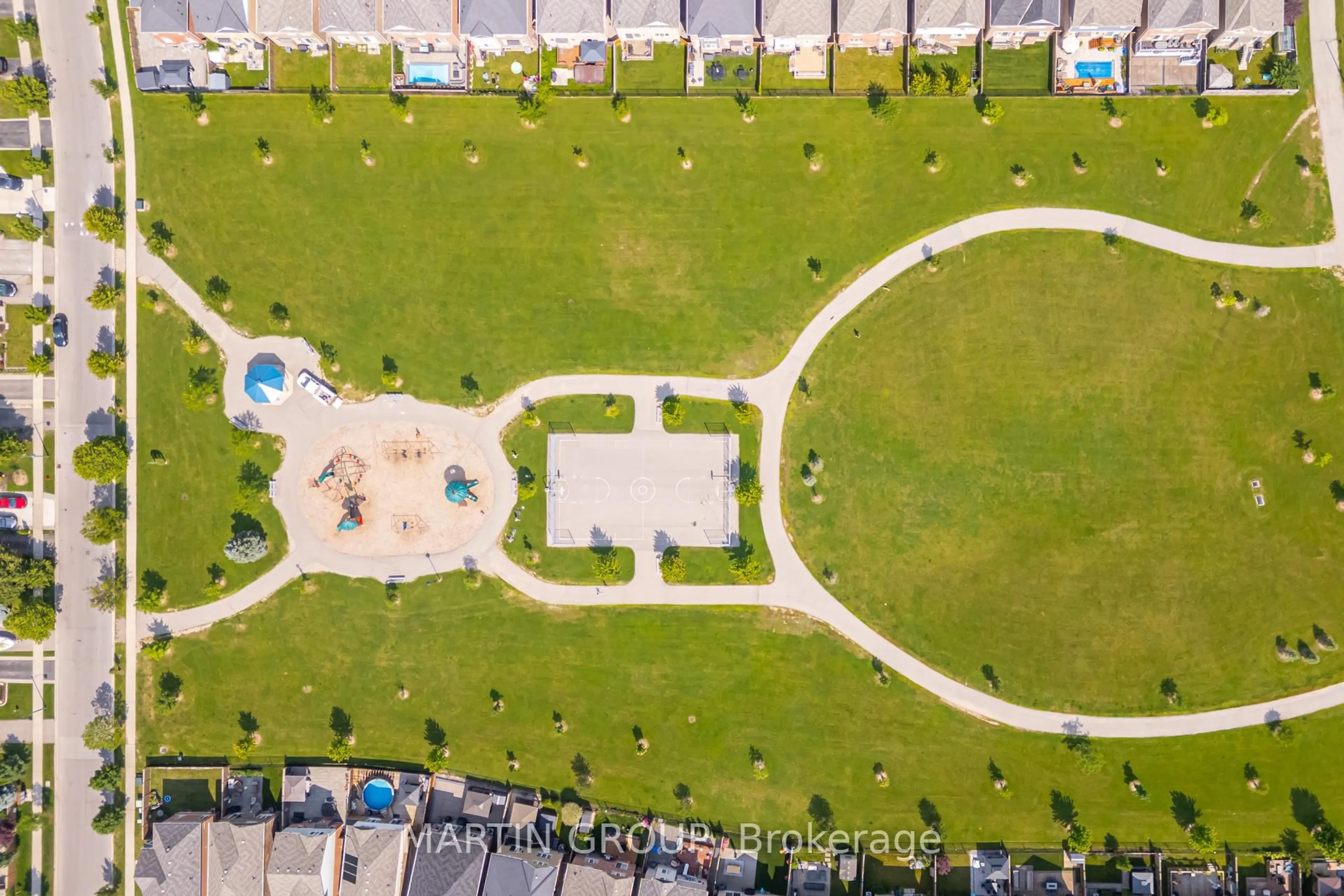 A pic from outside/outdoor area/front of a property/back of a property/a pic from drone, street for 59 Fiddlehead Cres, Hamilton Ontario L0R 2H8