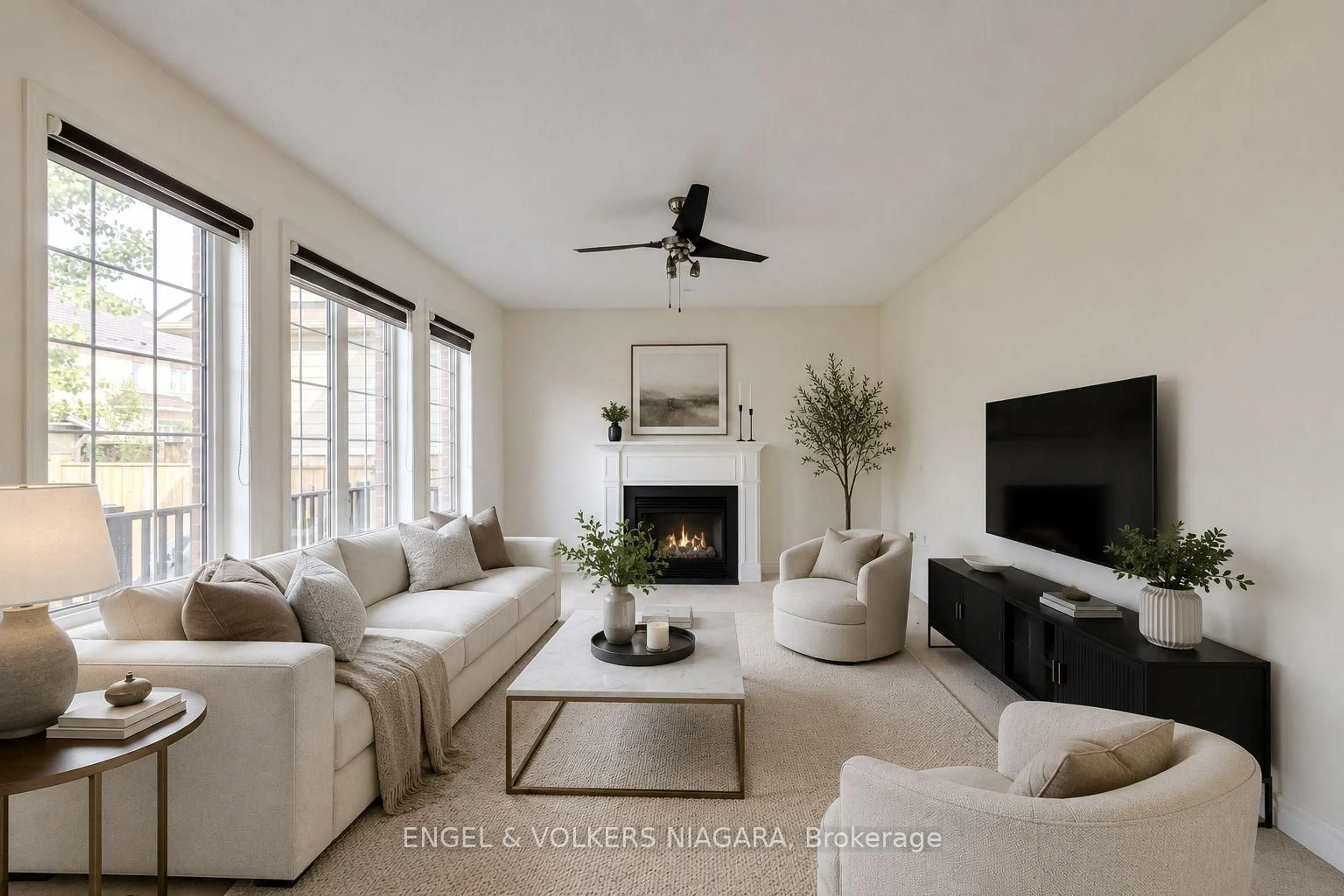 Living room with furniture, unknown for 4495 Saw Mill Dr, Niagara Falls Ontario L2G 0G1