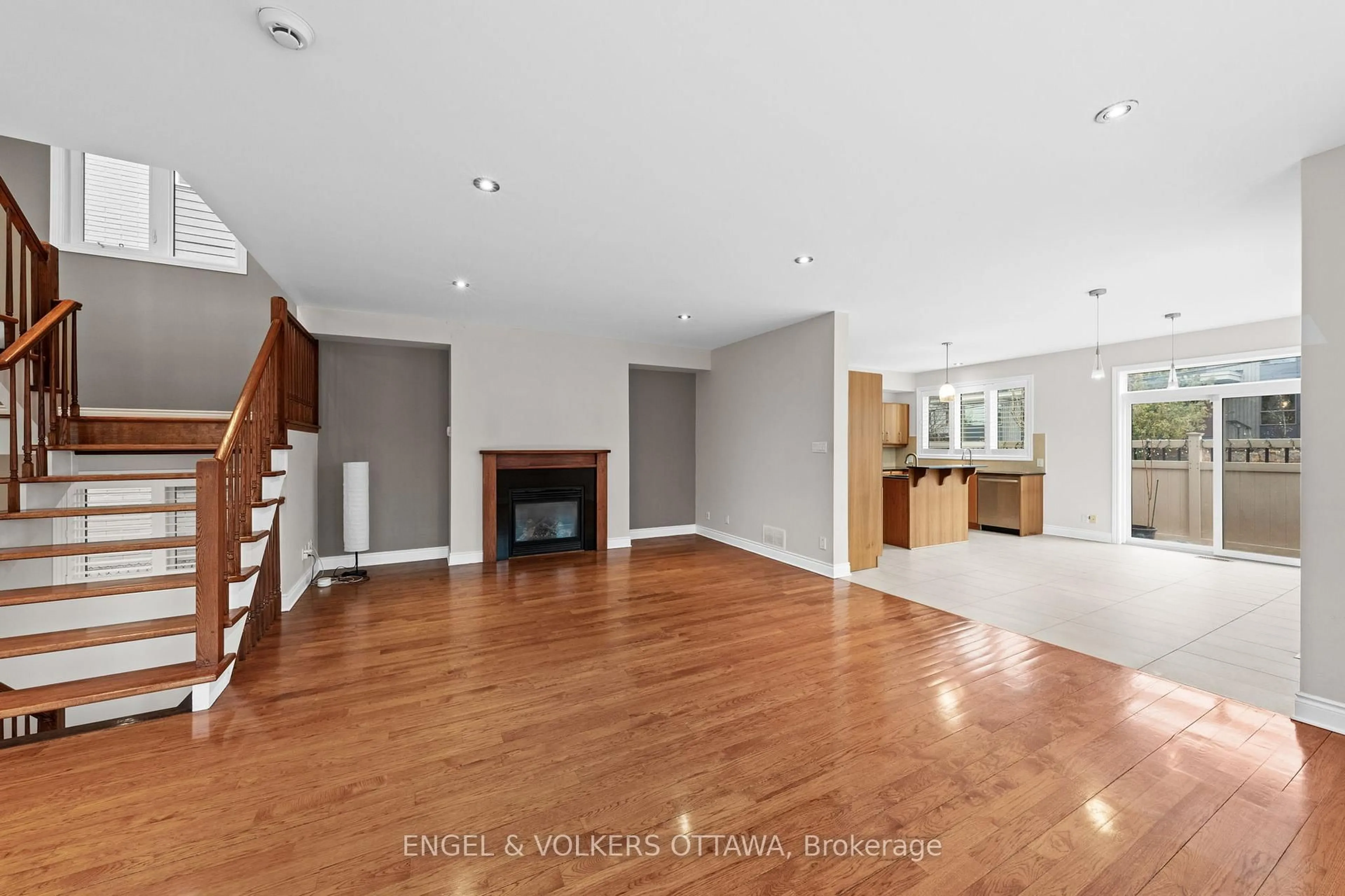Unknown for 249 Atlantis Ave, Ottawa Ontario K2A 1X9